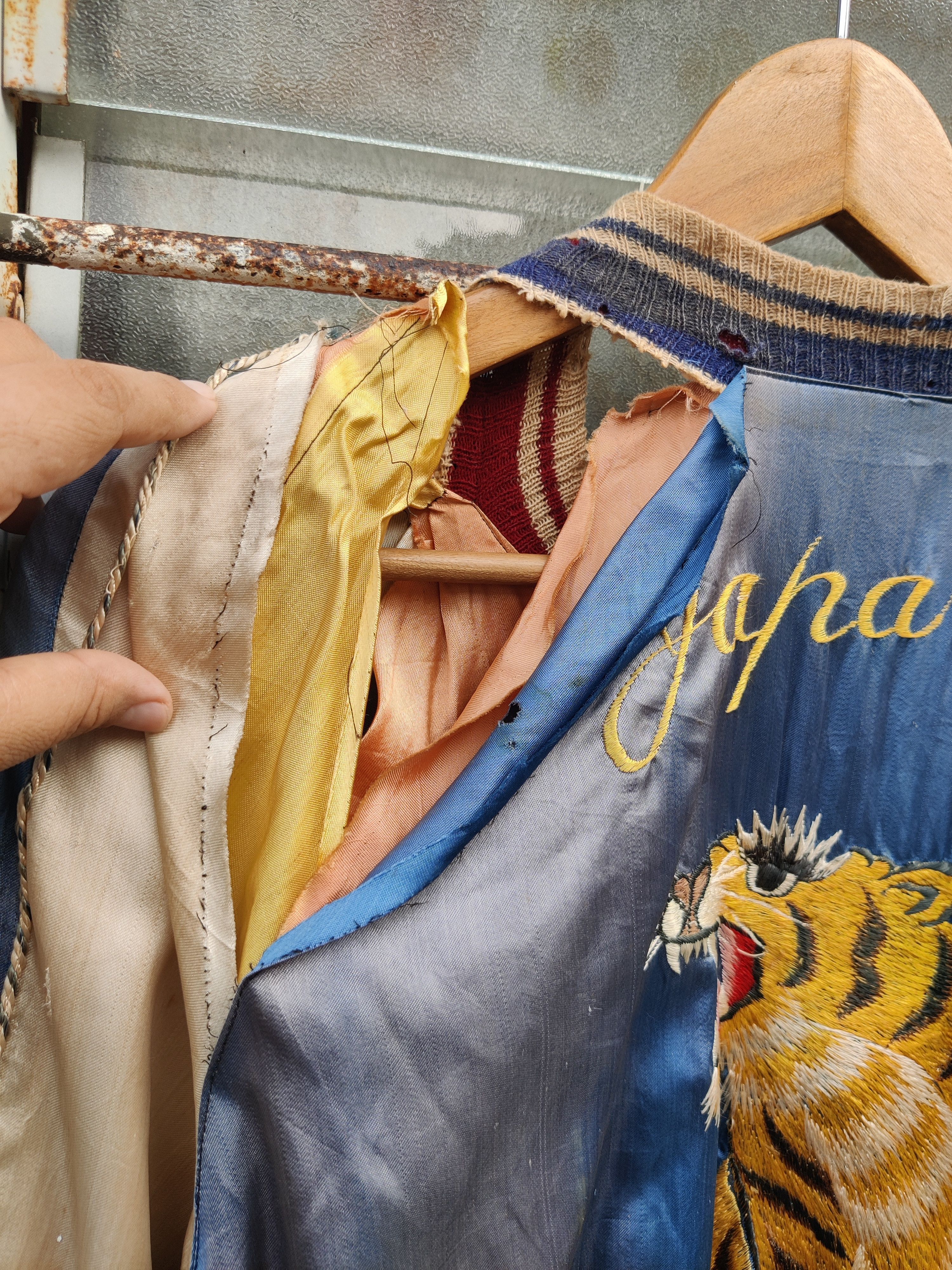Vintage Vintage Distressed 1950's Sukajan Tiger Embroidery Jacket Size US M / EU 48-50 / 2 - 18 Thumbnail