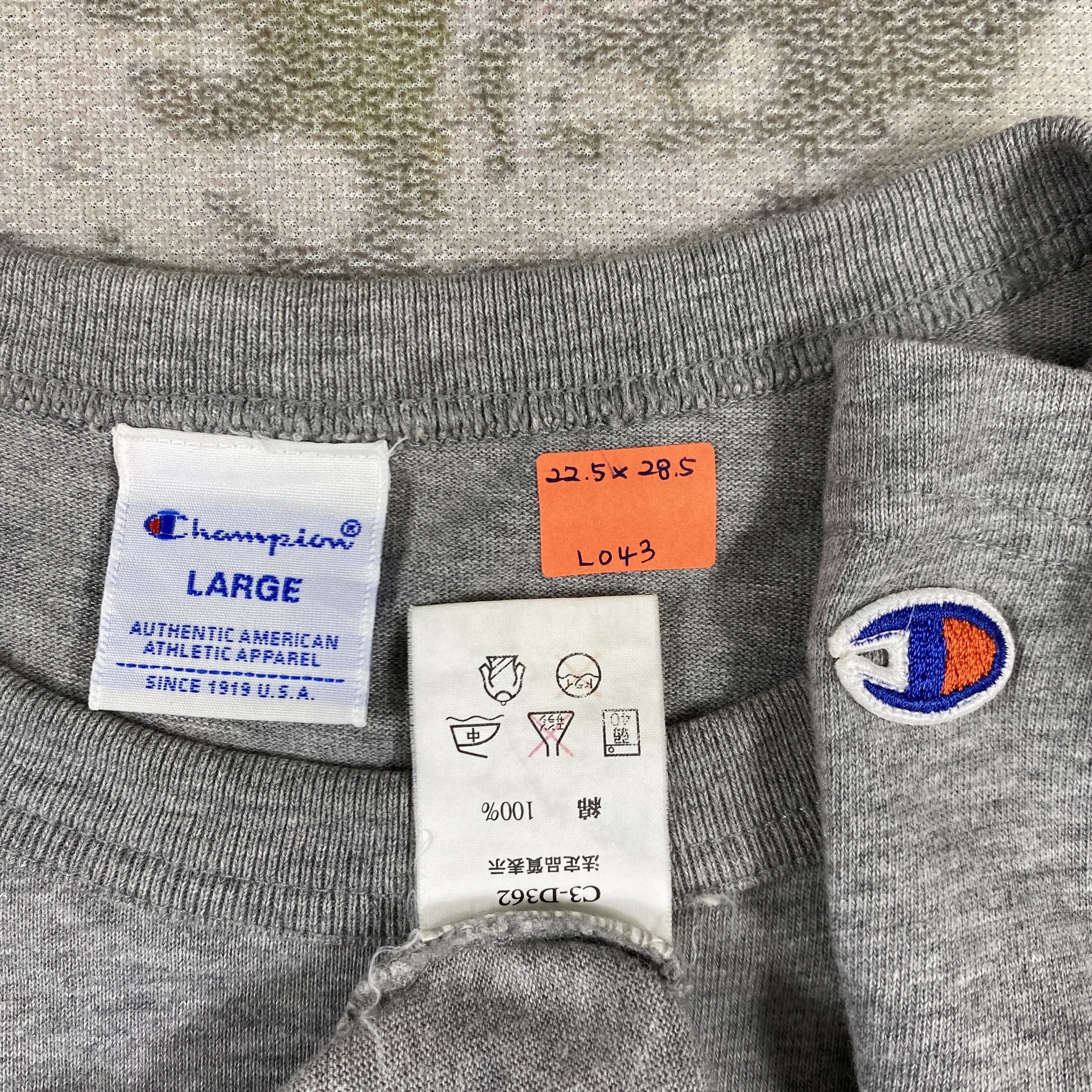 Champion Vintage Champion T-Shirt - L043 Size US L / EU 52-54 / 3 - 5 Thumbnail