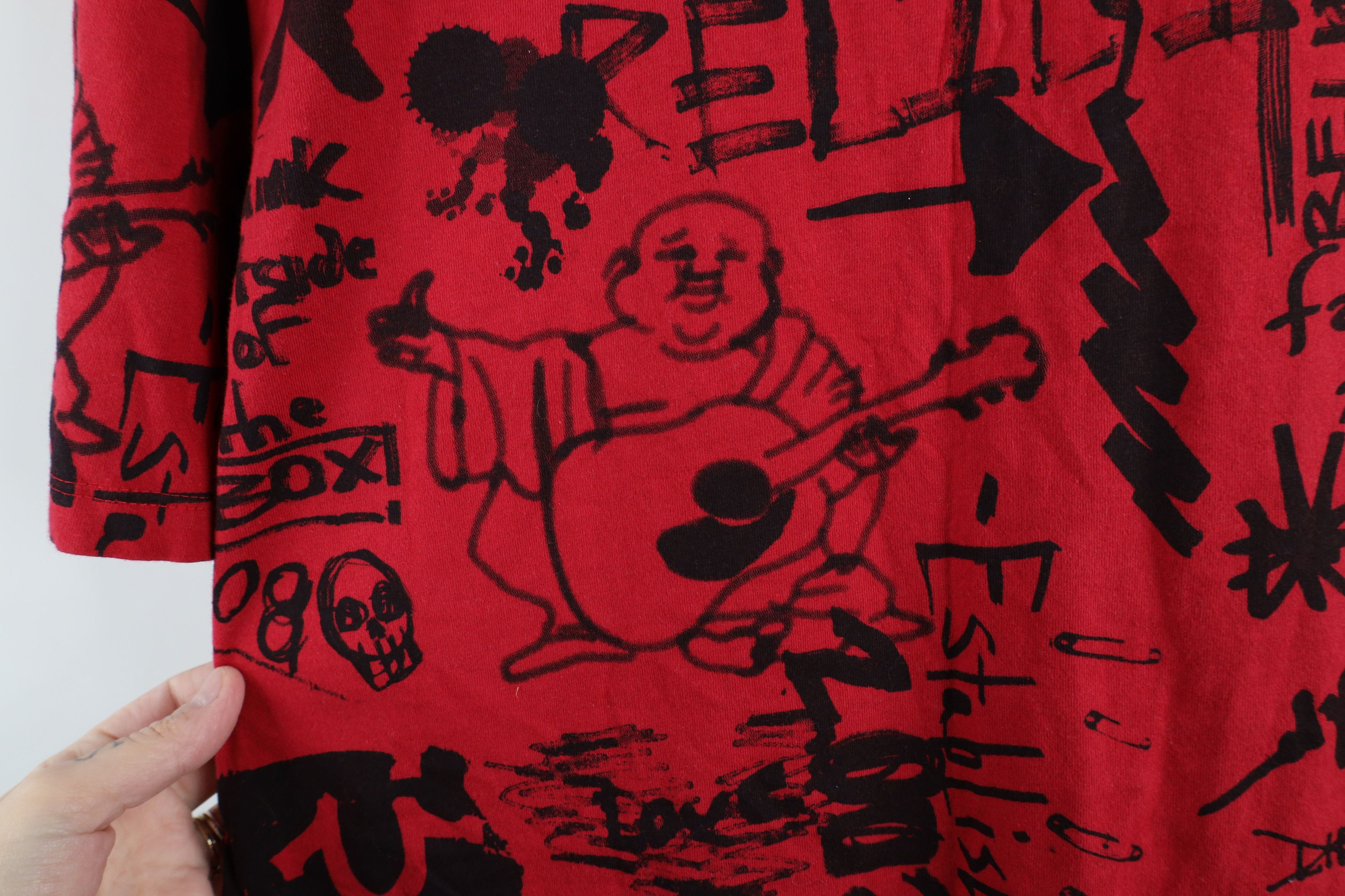 True Religion × Vintage True Religion Spell Out All Over Print V-Neck T-Shirt Red Size US XXL / EU 58 / 5 - 11 Thumbnail