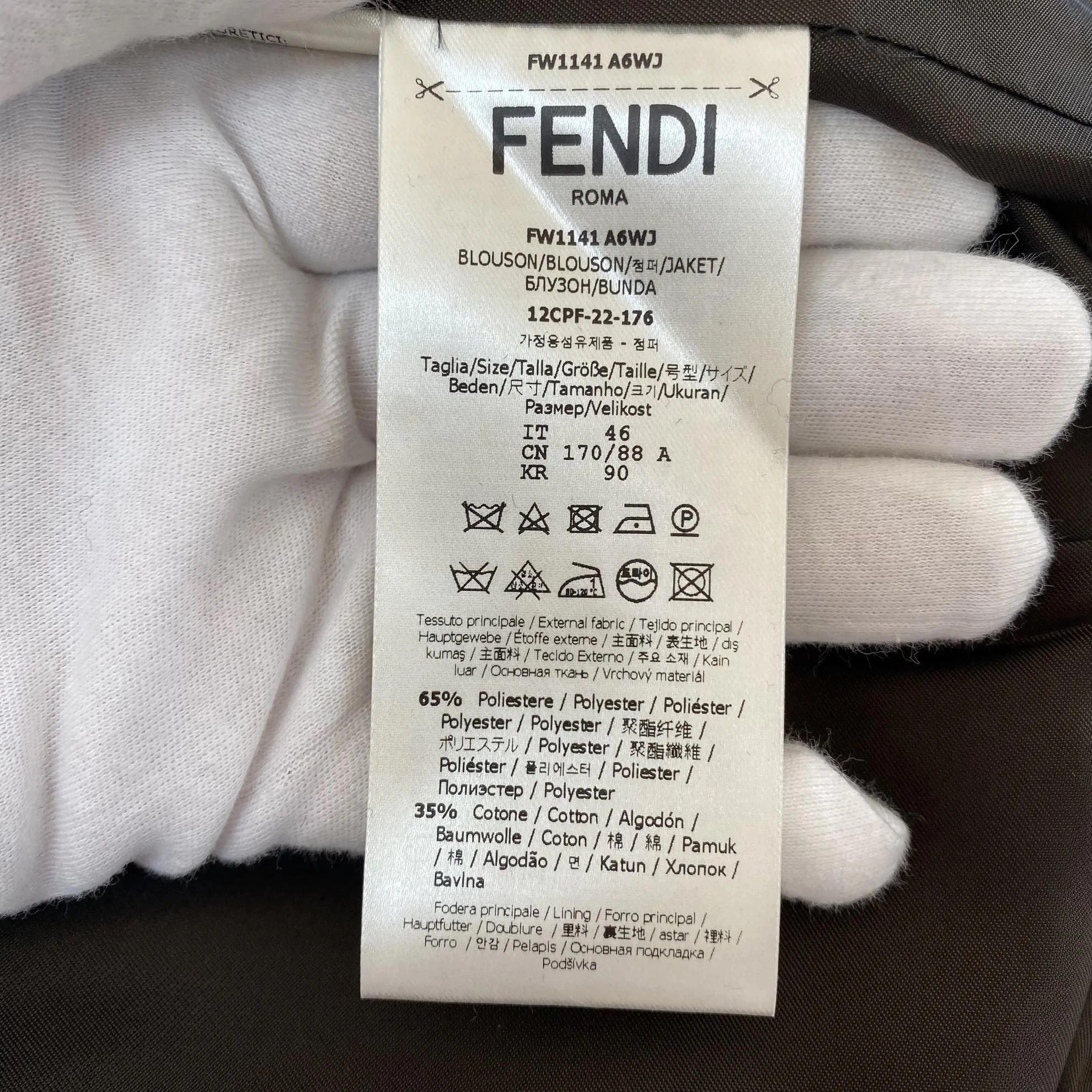 Fendi Fendi Full Logo Jacket NWT Size 46 Unisex Size US S / EU 44-46 / 1 - 8 Thumbnail