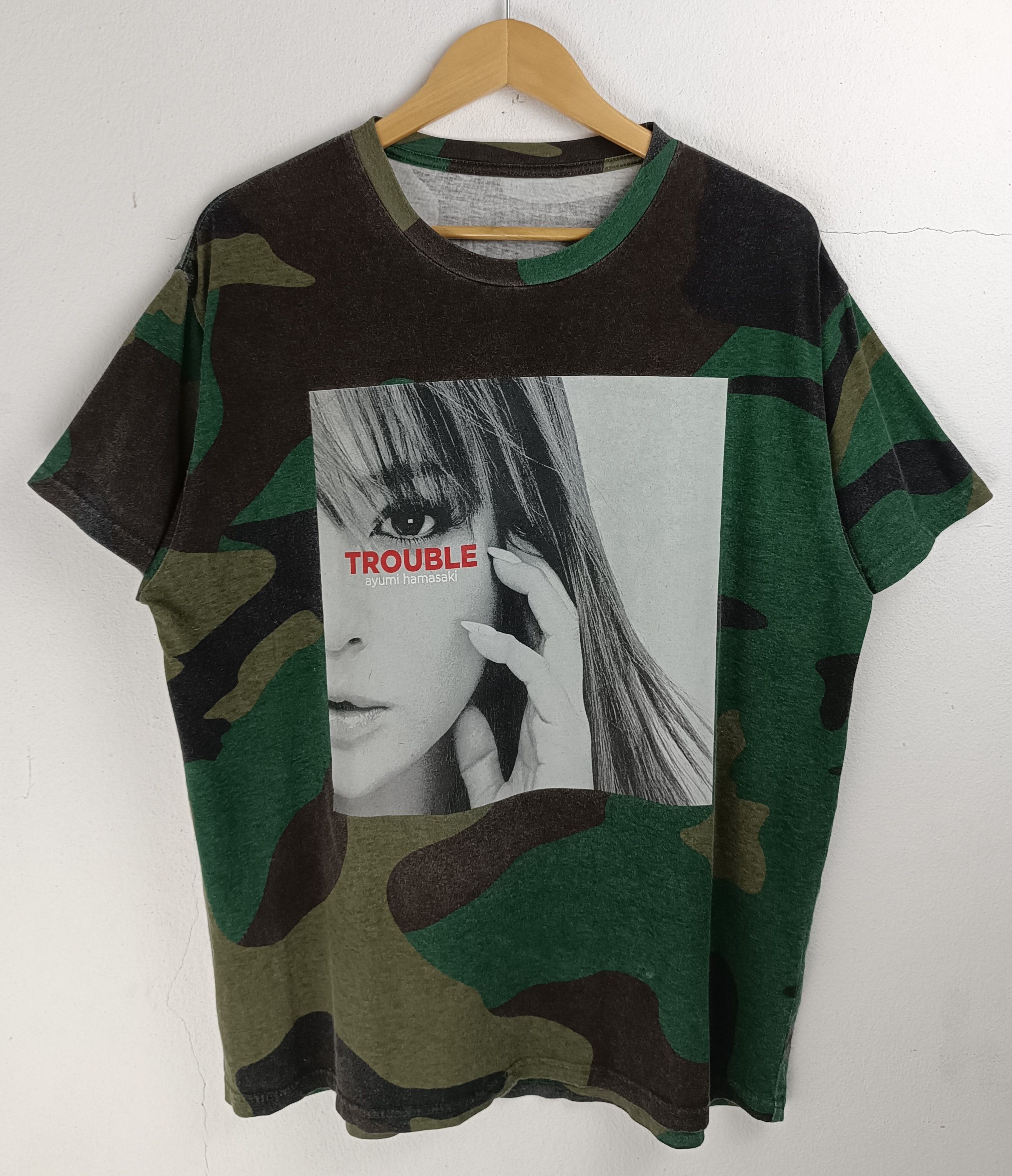Band Tees VINTAGE 2018 AYUMI HAMASAKI TROUBLE TOUR CAMO TEE VERY RARE Size US XL / EU 56 / 4 - 3 Thumbnail