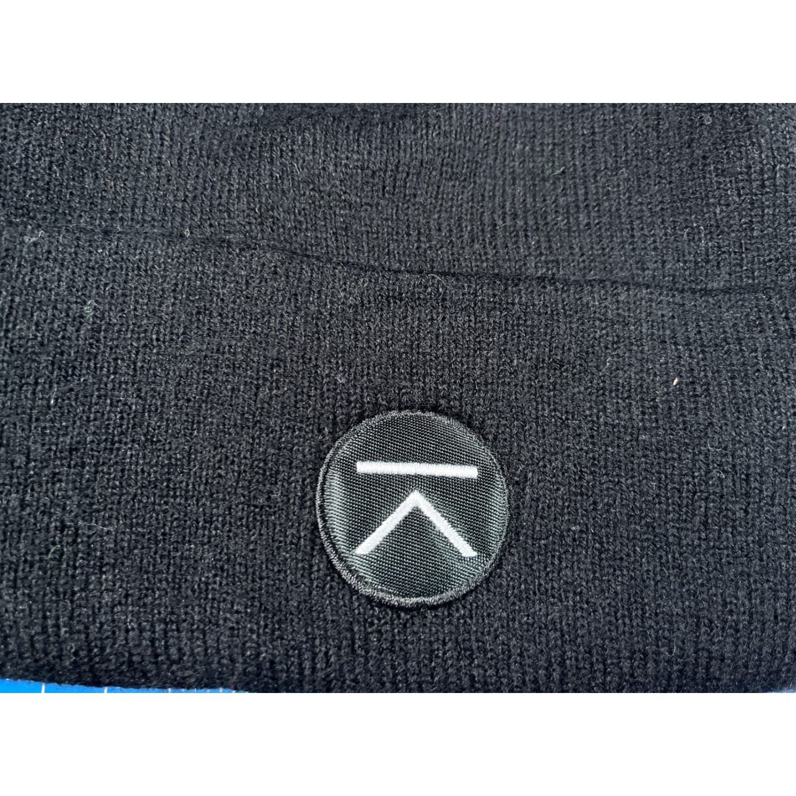 Vintage FIEL Hat Beanie Mens One Size Black Knit Logo Patch Stretch Acrylic Winter Size ONE SIZE - 2 Thumbnail