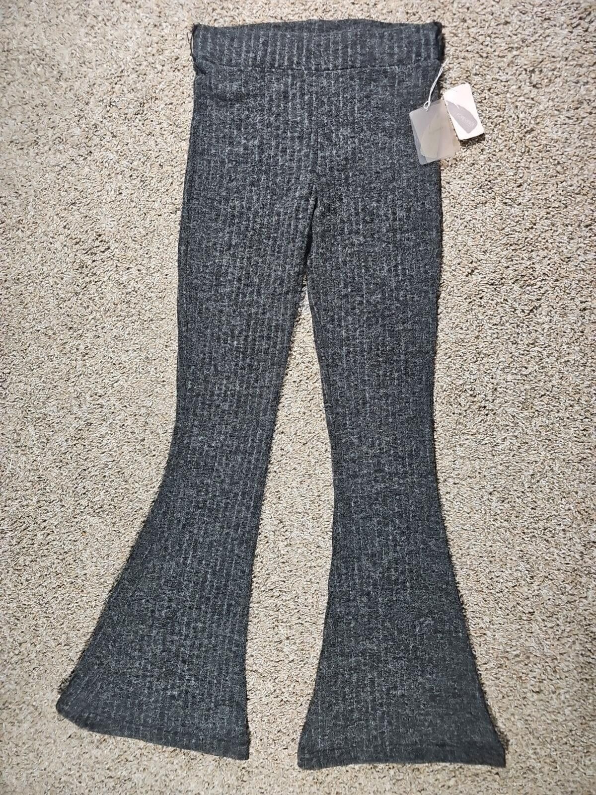 Forever 21 Forever 21 Contemporary Bell Bottom Pants NWT Wool-like Size 28" / US 6 / IT 42 - 1 Thumbnail