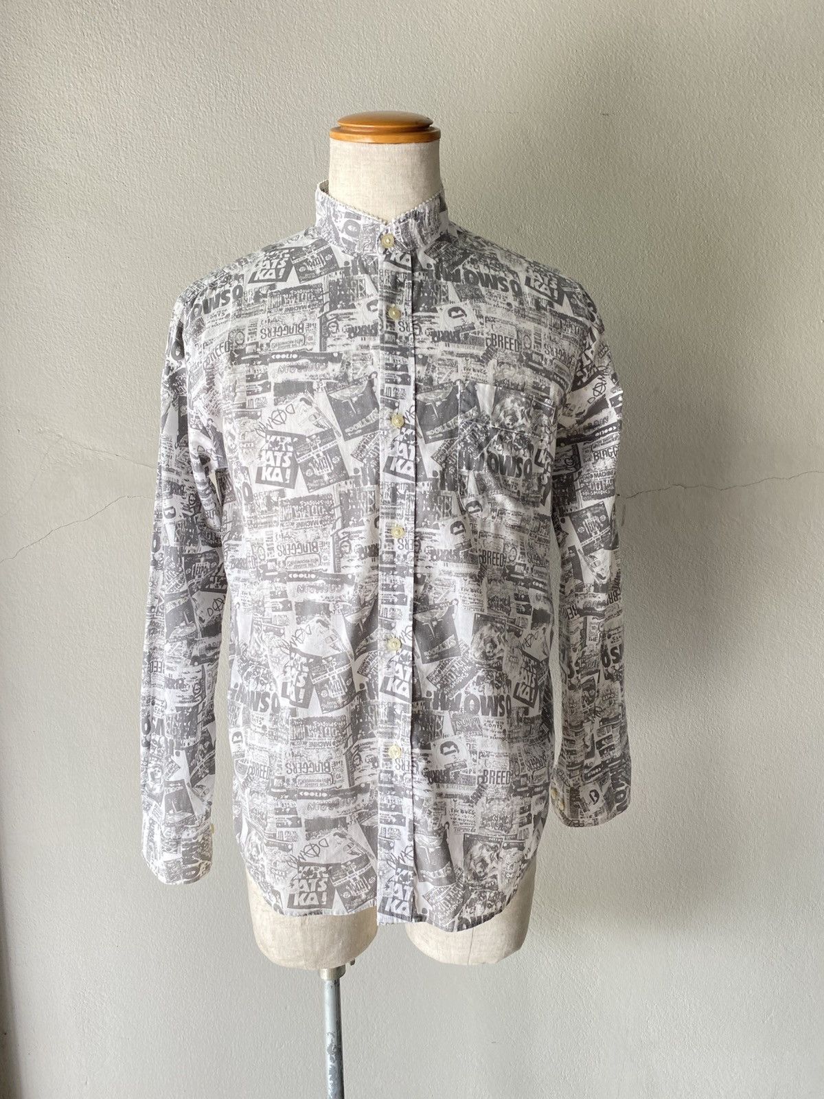 Japanese Brand Splendid satisfaction Gray Newspaper Print Button-Up Shirt Size US M / EU 48-50 / 2 - 9 Thumbnail