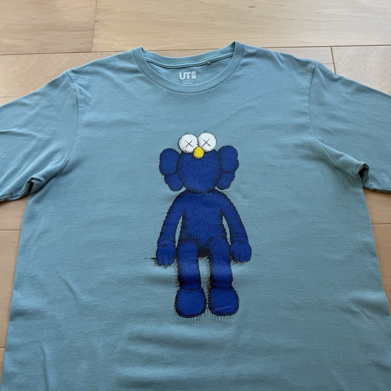 Kaws × Uniqlo Kaws Uniqlo Shirt Large Teal Casual Streetwear Minimalist Size US L / EU 52-54 / 3 - 3 Thumbnail