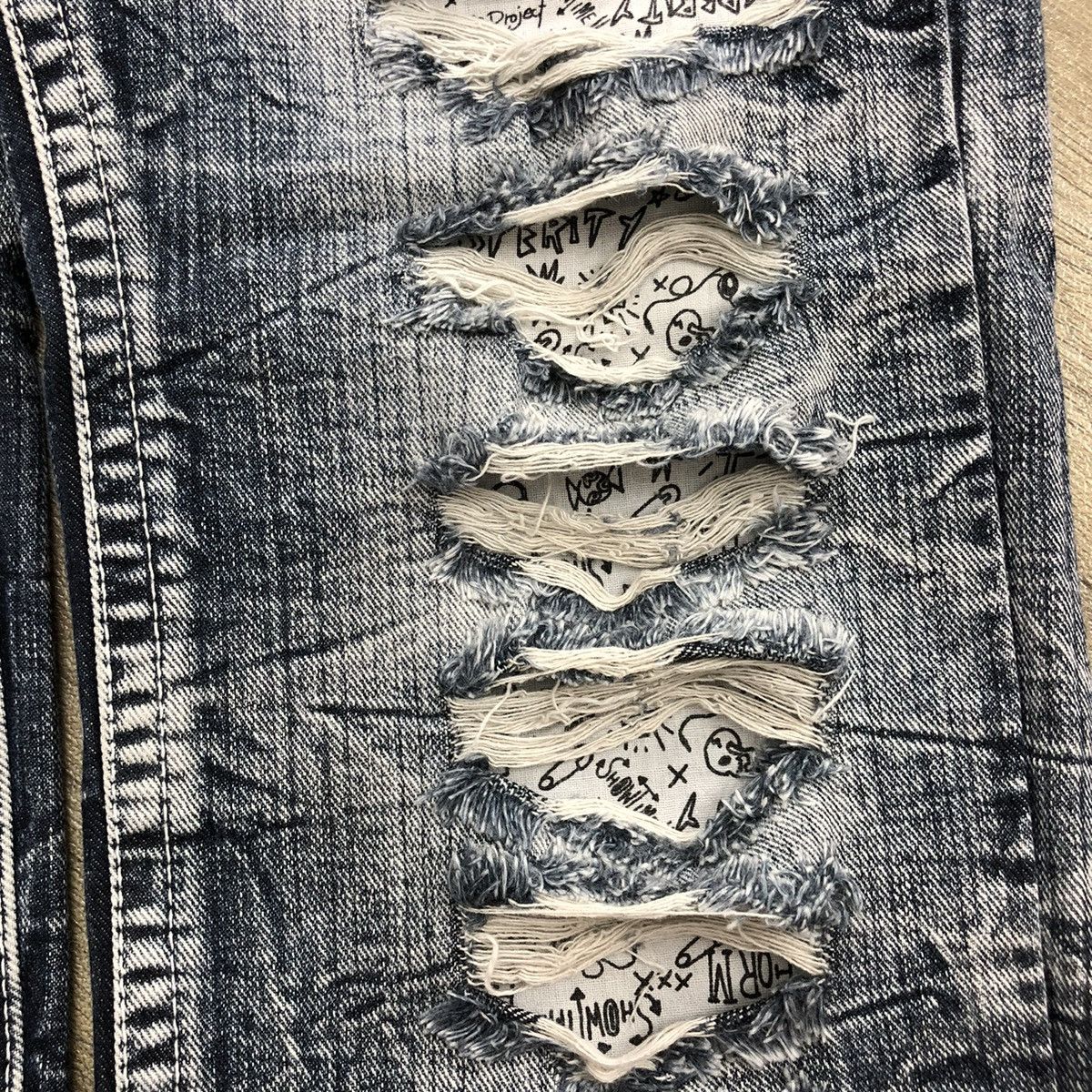 If Six Was Nine × Japanese Brand × Le Grande Bleu (L.G.B.) Crazy🔥 Y2K Original Jeans Distressed Faded Acid Wash Jeans Size US 28 / EU 44 - 15 Thumbnail