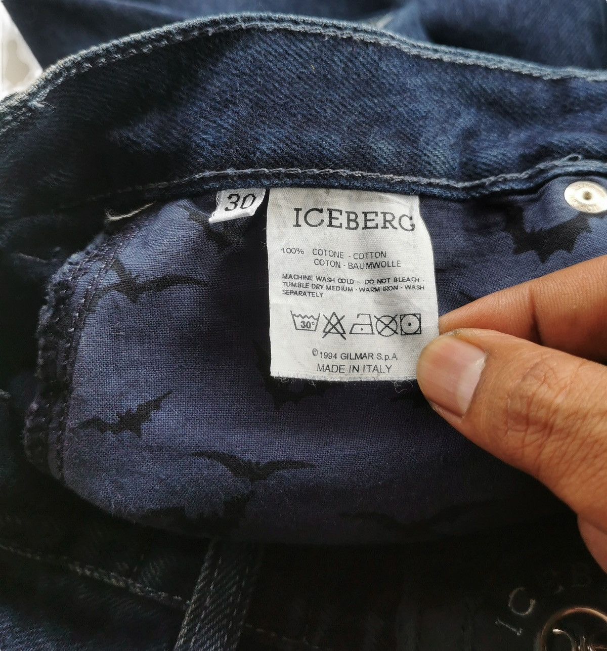 Iceberg Vintage 90s Iceberg Jeans Embroidery Batman Logo Back Pocket Size US 27 - 7 Thumbnail