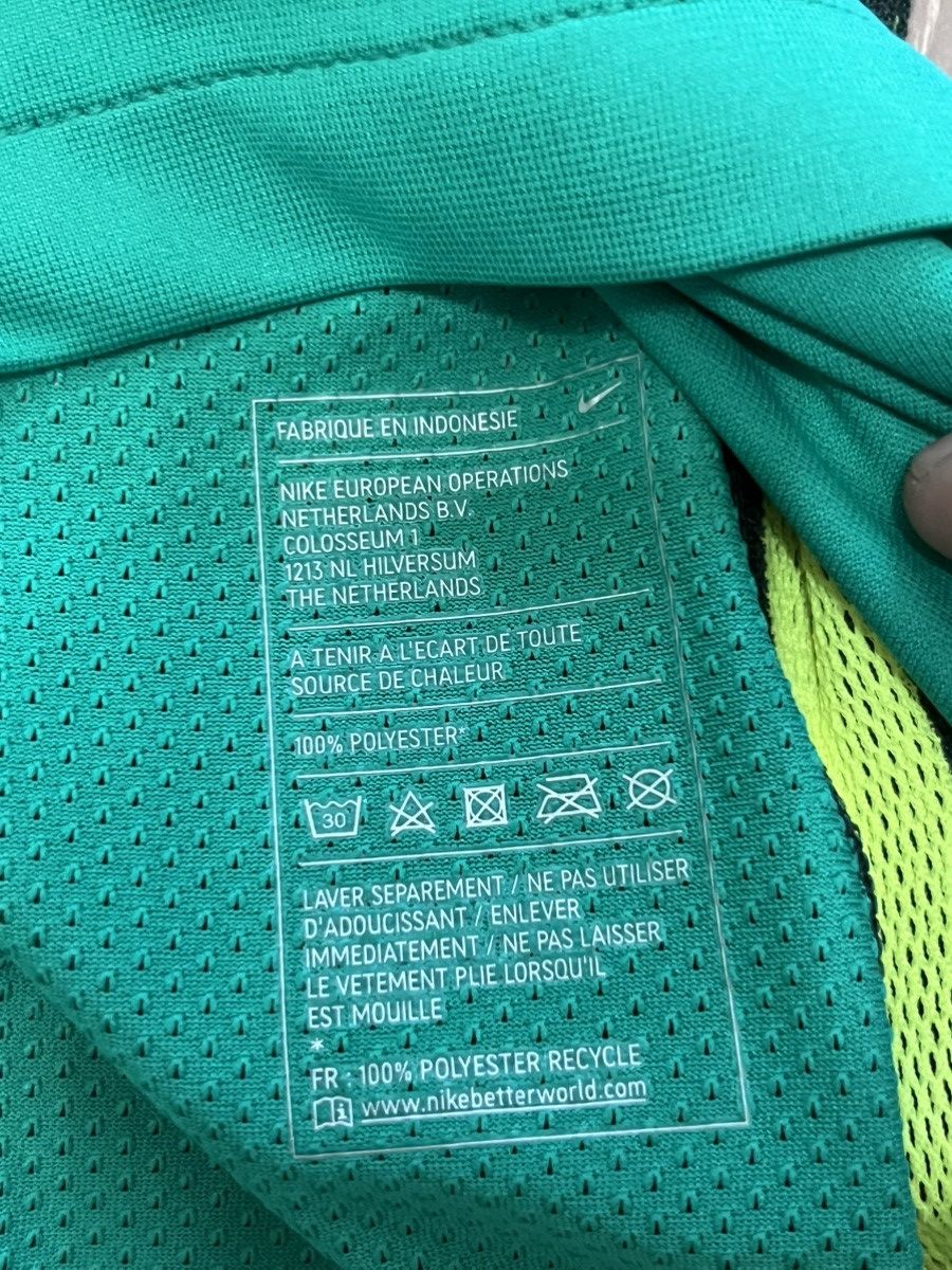 Nike 2015/2016 Paris Saint Germain Player Issued GK Nike NEW Size US L / EU 52-54 / 3 - 6 Thumbnail