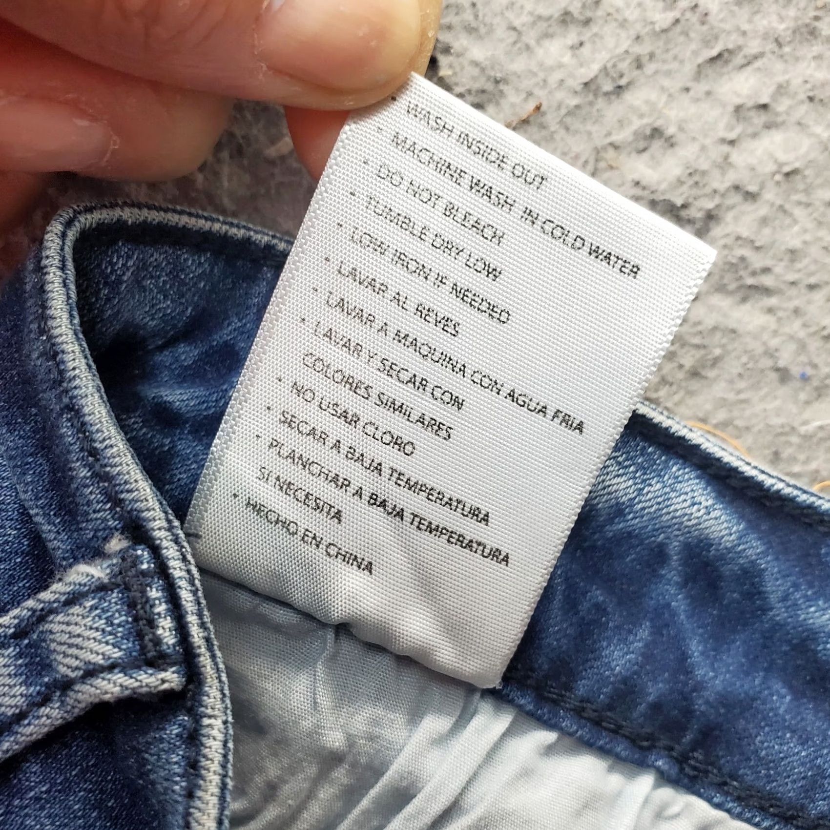 Vintage KanCan Jeans Shorts Womens Size 9/28 Blue Denim 5-Pocket Design Cuffed Hem Jeans Shorts Womens Size 9/28 Blue Denim Size 30" / US 8 / IT 44 - 7 Thumbnail