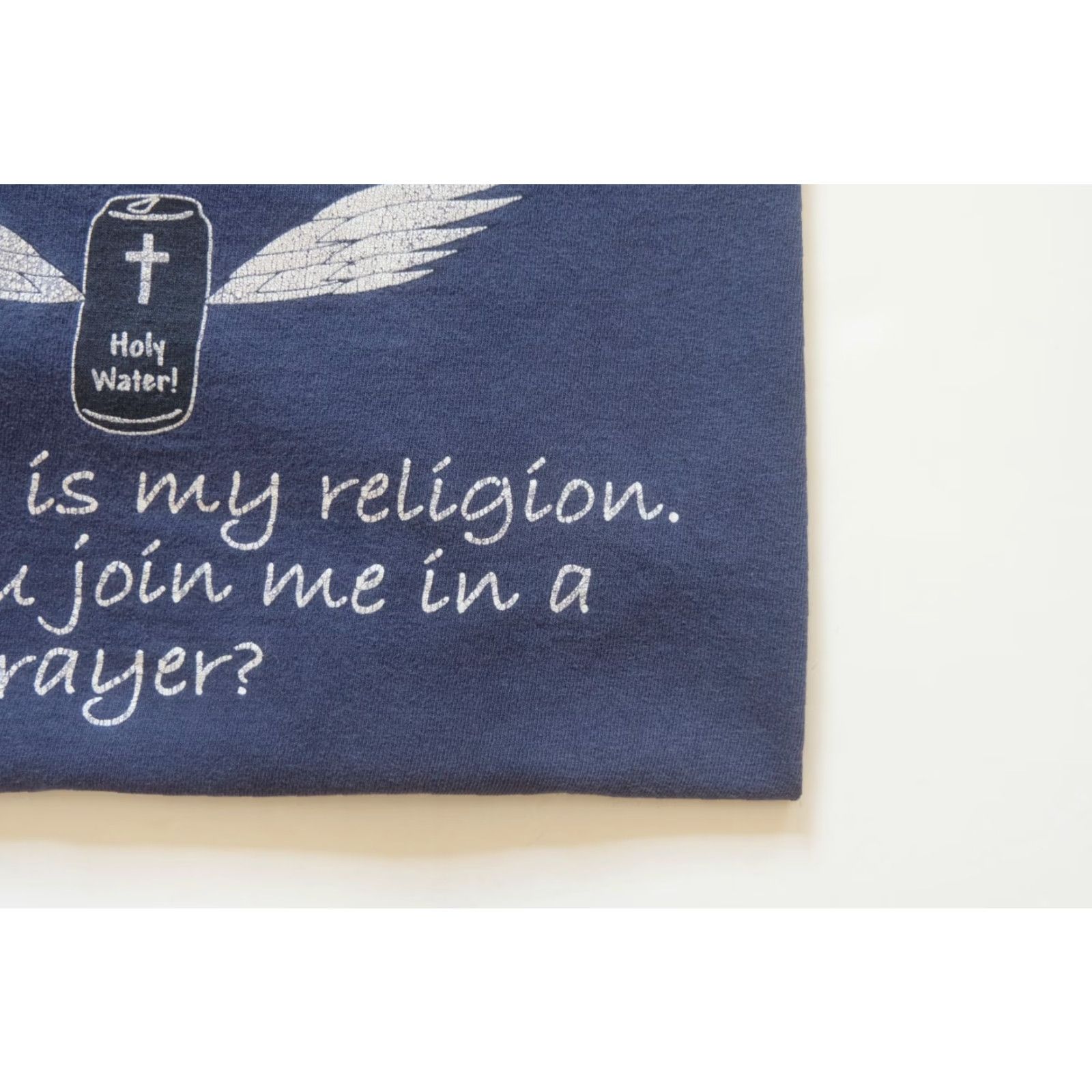 Fruit Of The Loom FRUIT OF THE LOOM HOLY WATER DRINKING IS MY RELIGION FADED BLUE T SHIRT L Mens Size Regular Cotton Short Sleeve Crew Neck Graphic Print 90s Shirt Size US L / EU 52-54 / 3 - 4 Thumbnail