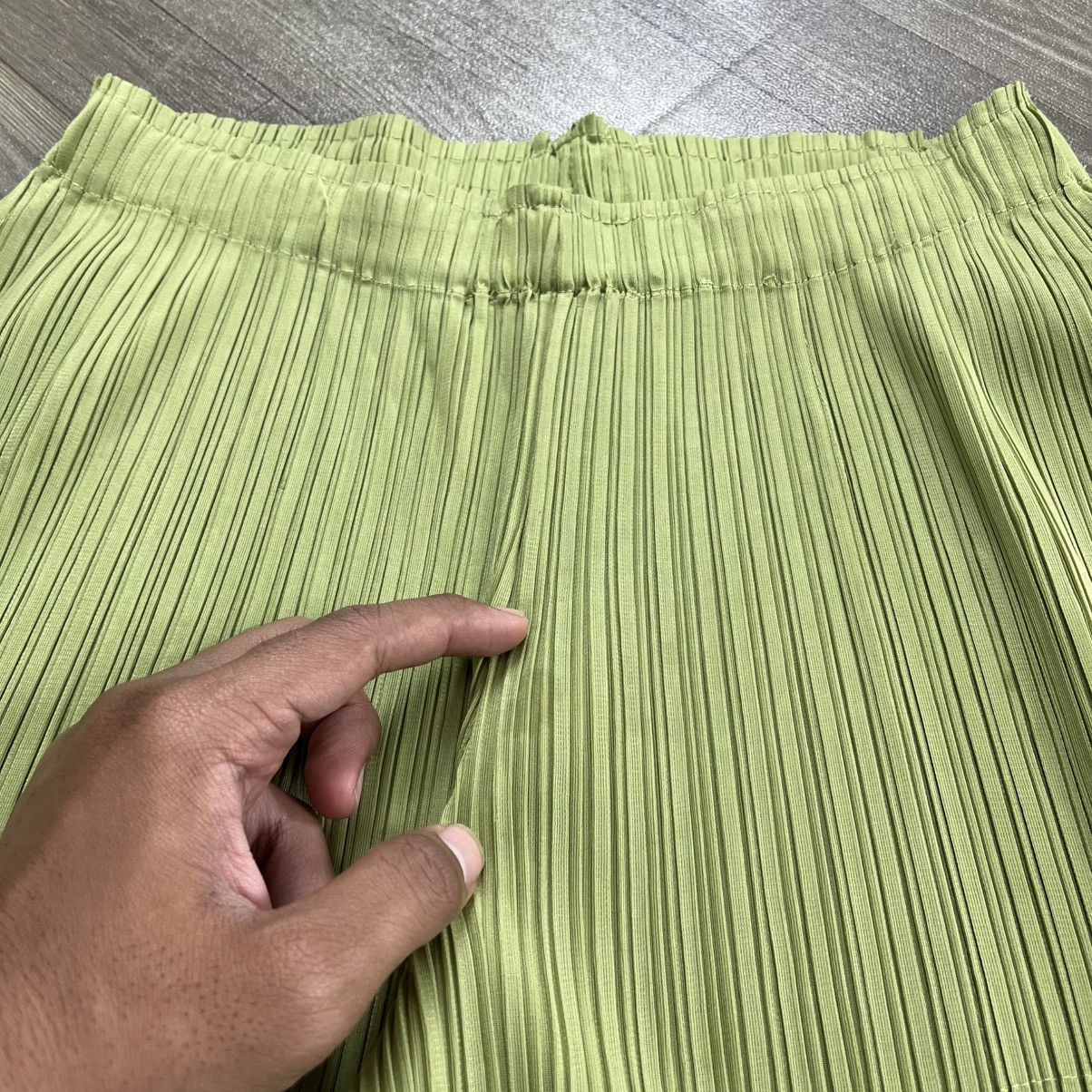 Pleats Please Issey Miyake Vintage Pleats Please Issey Miyake Green Monthly June Pants Size US 28 / EU 44 - 6 Thumbnail