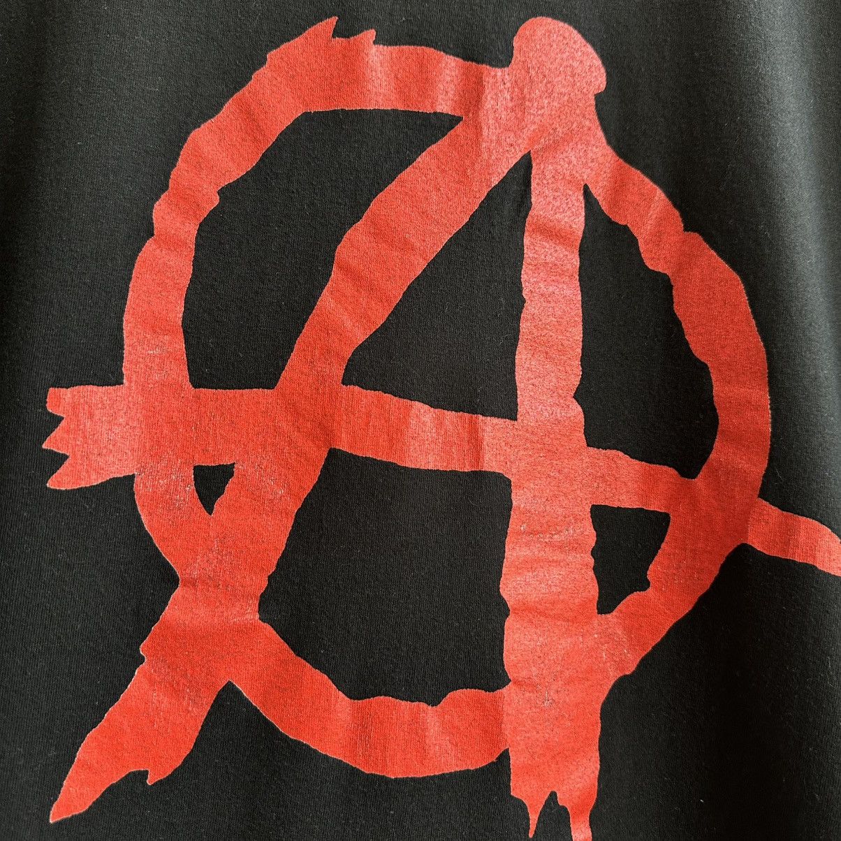 Band Tees VINTAGE Y2K ANARCHY SYMBOL FLAME TEE Size US L / EU 52-54 / 3 - 6 Thumbnail