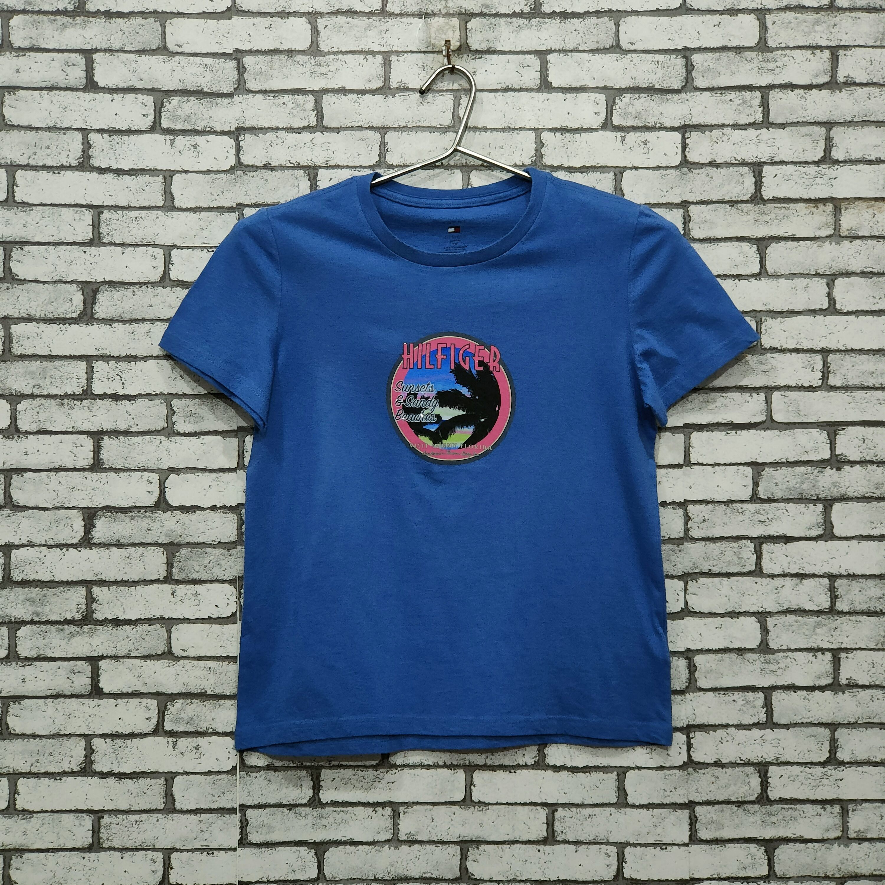 Tommy Hilfiger 🔥Vintage Y2K Tommy Hilfiger t-shirt Size ONE SIZE - 1 Thumbnail