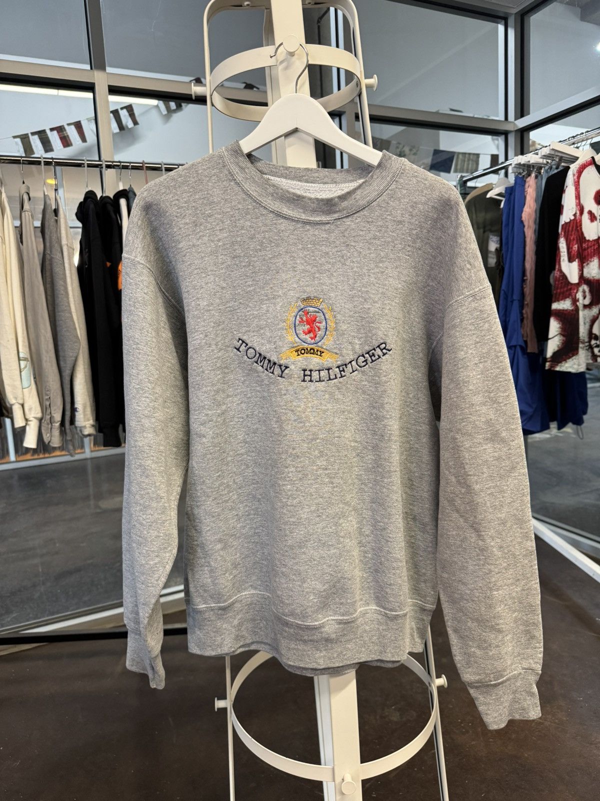 Tommy Hilfiger Grey Tommy Hilfiger sweatshirt SZ XL Size US XL / EU 56 / 4 - 1 Thumbnail
