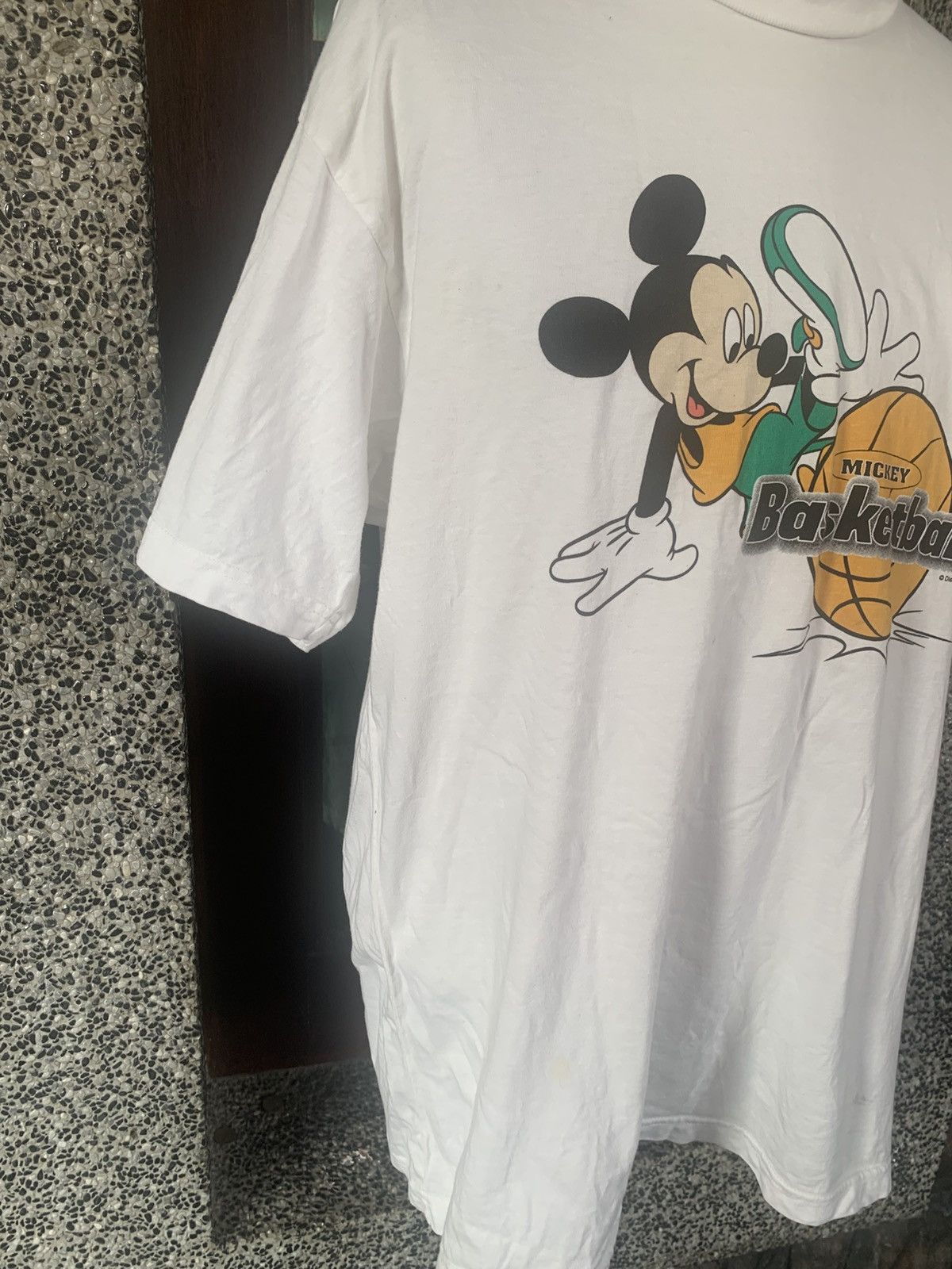 Disney × Mickey Mouse × Vintage Vintage 90s Disney Mickey Basketball T shirt Size US XL / EU 56 / 4 - 5 Thumbnail