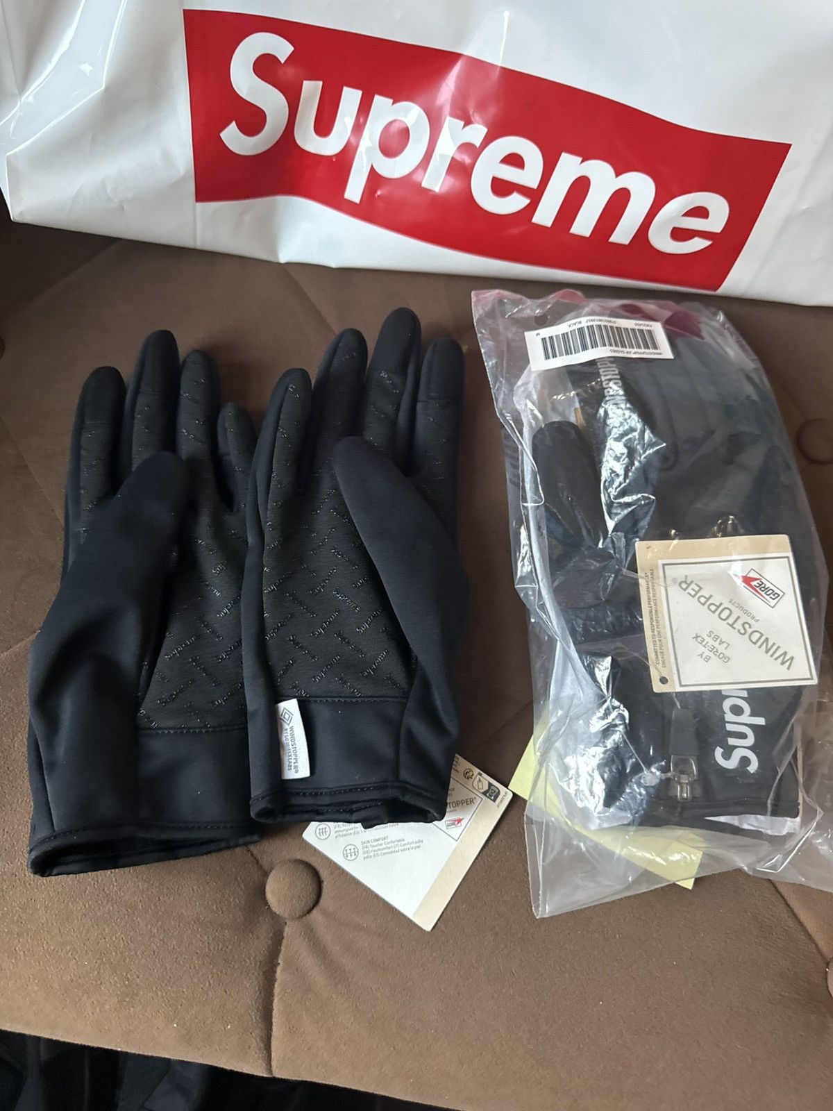 Supreme Supreme windstopper gloves F/W25 week 19 Size 34 - 3 Thumbnail