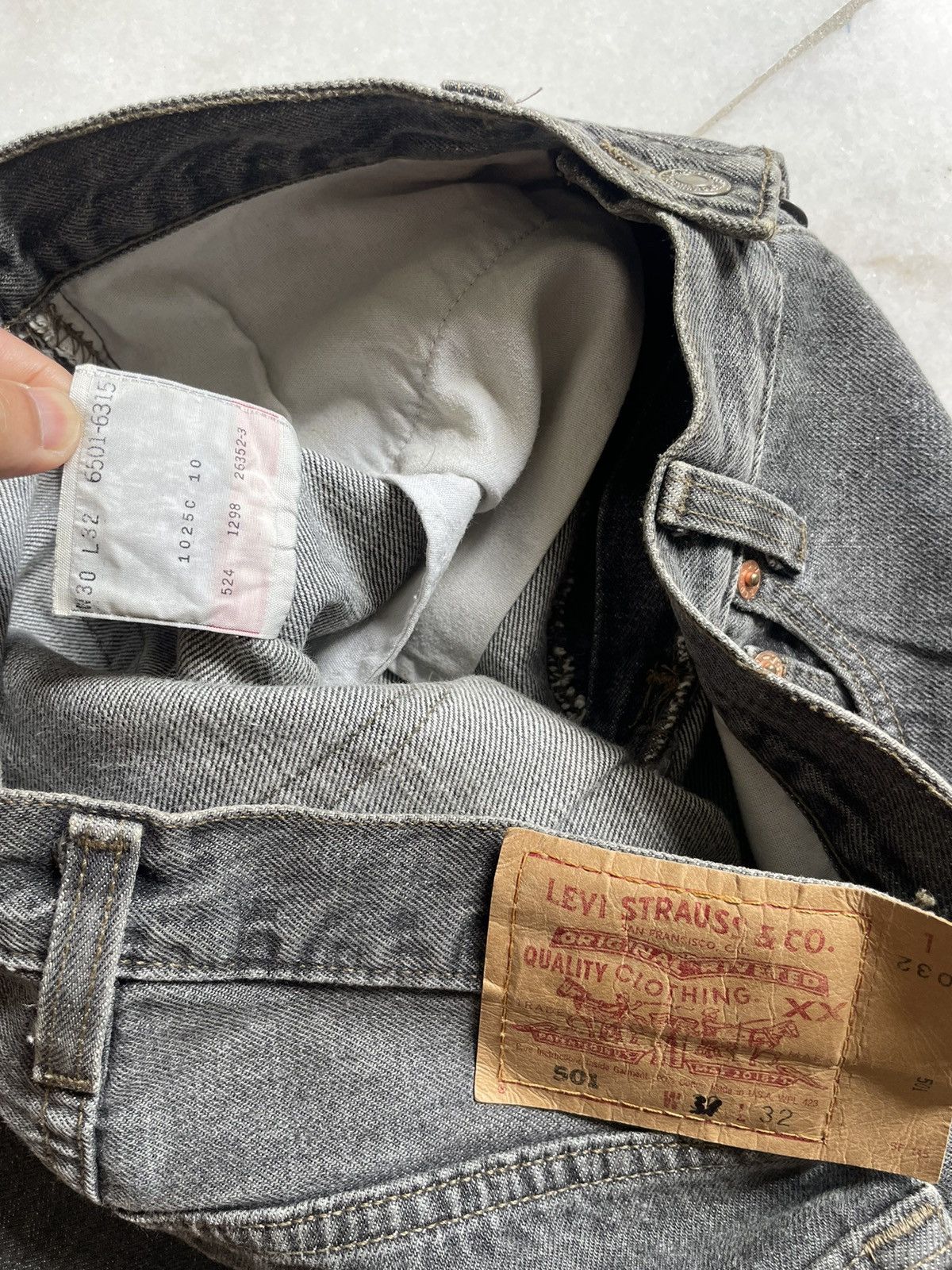 Levi's Vintage 90s Levis 501 All Black Jeans 30x32 Size US 30 / EU 46 - 9 Thumbnail