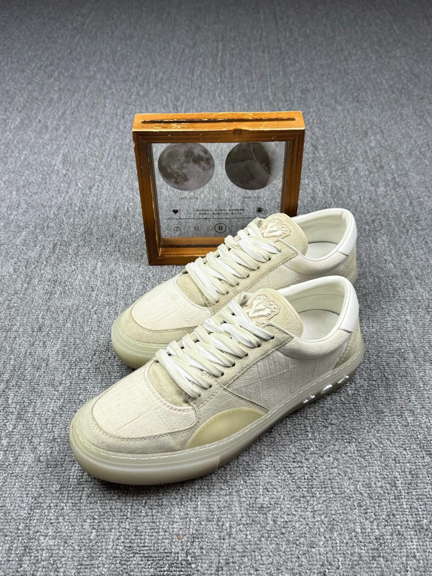 Louis Vuitton Louis Vuitton Denim White Lowtop Sneakers 8 Men Size US 8 / EU 41 - 1 Thumbnail