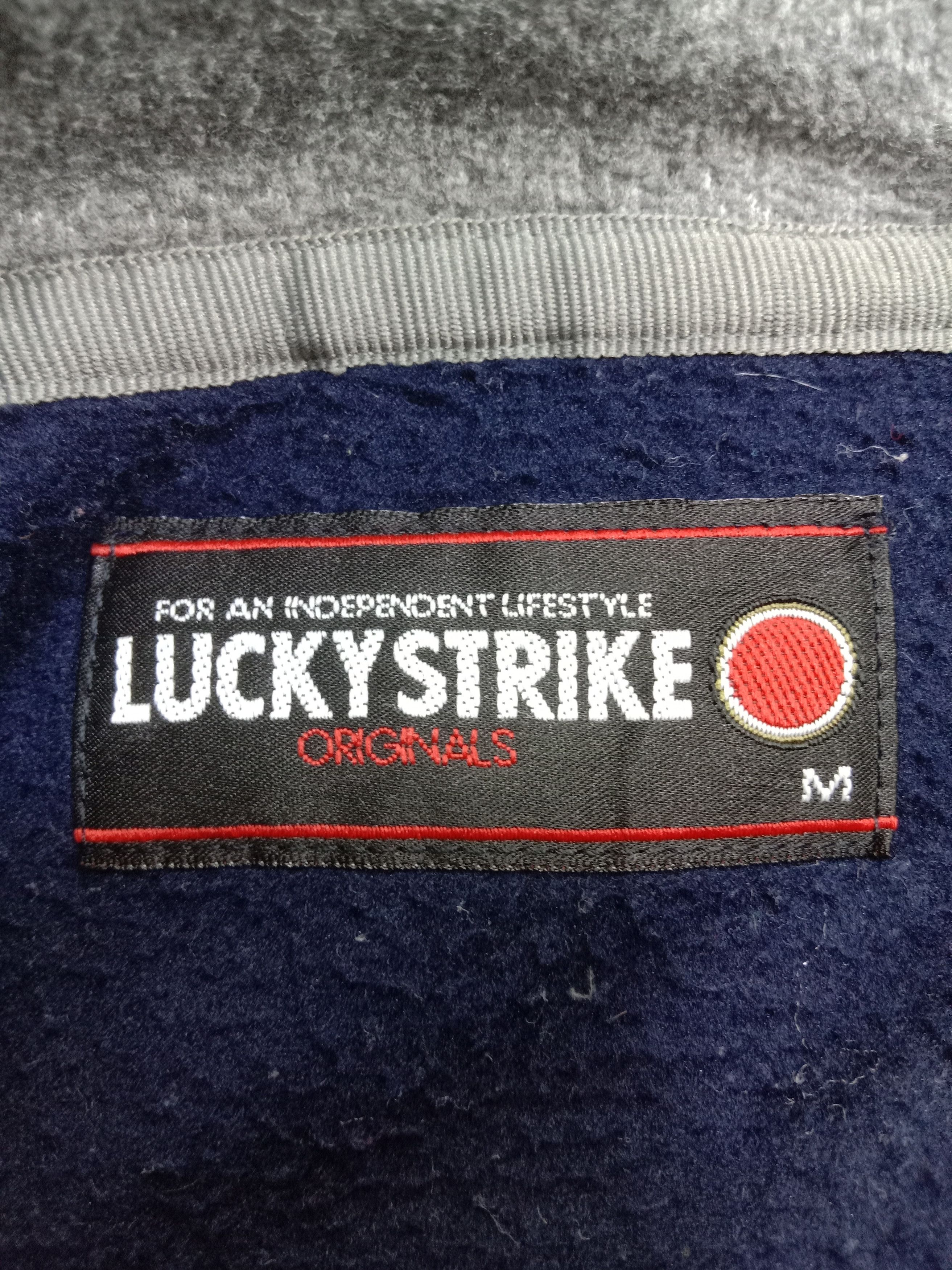 Vintage Vintage Lucky Strike Fleece Sweater Size US L / EU 52-54 / 3 - 8 Thumbnail