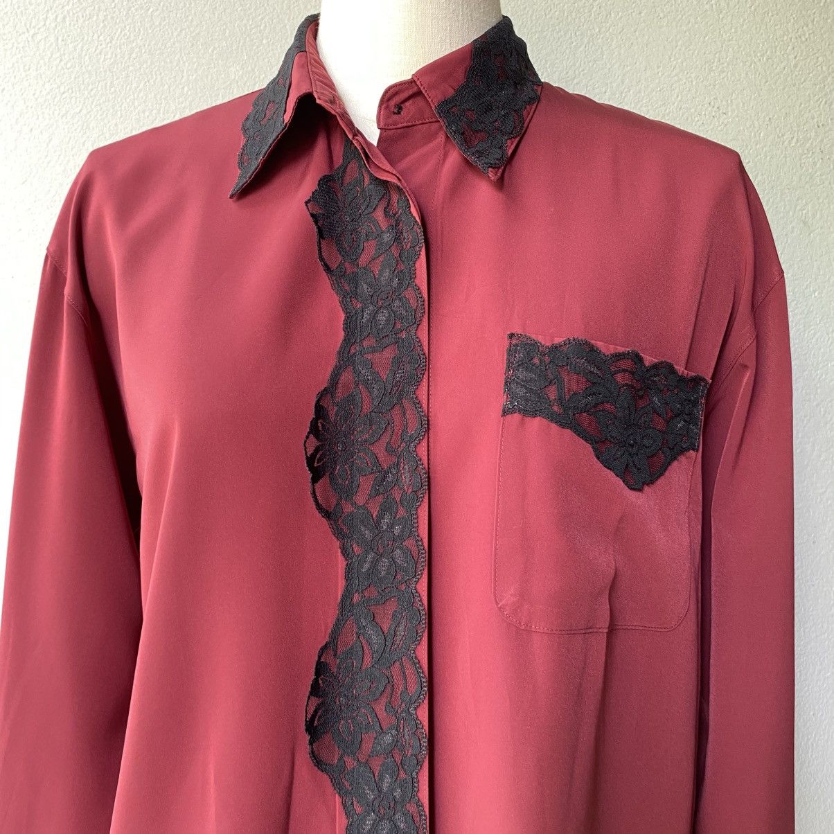 Moschino MOSSCHINO Red Lace Trimmed Shirt Size M / US 6-8 / IT 42-44 - 14 Thumbnail
