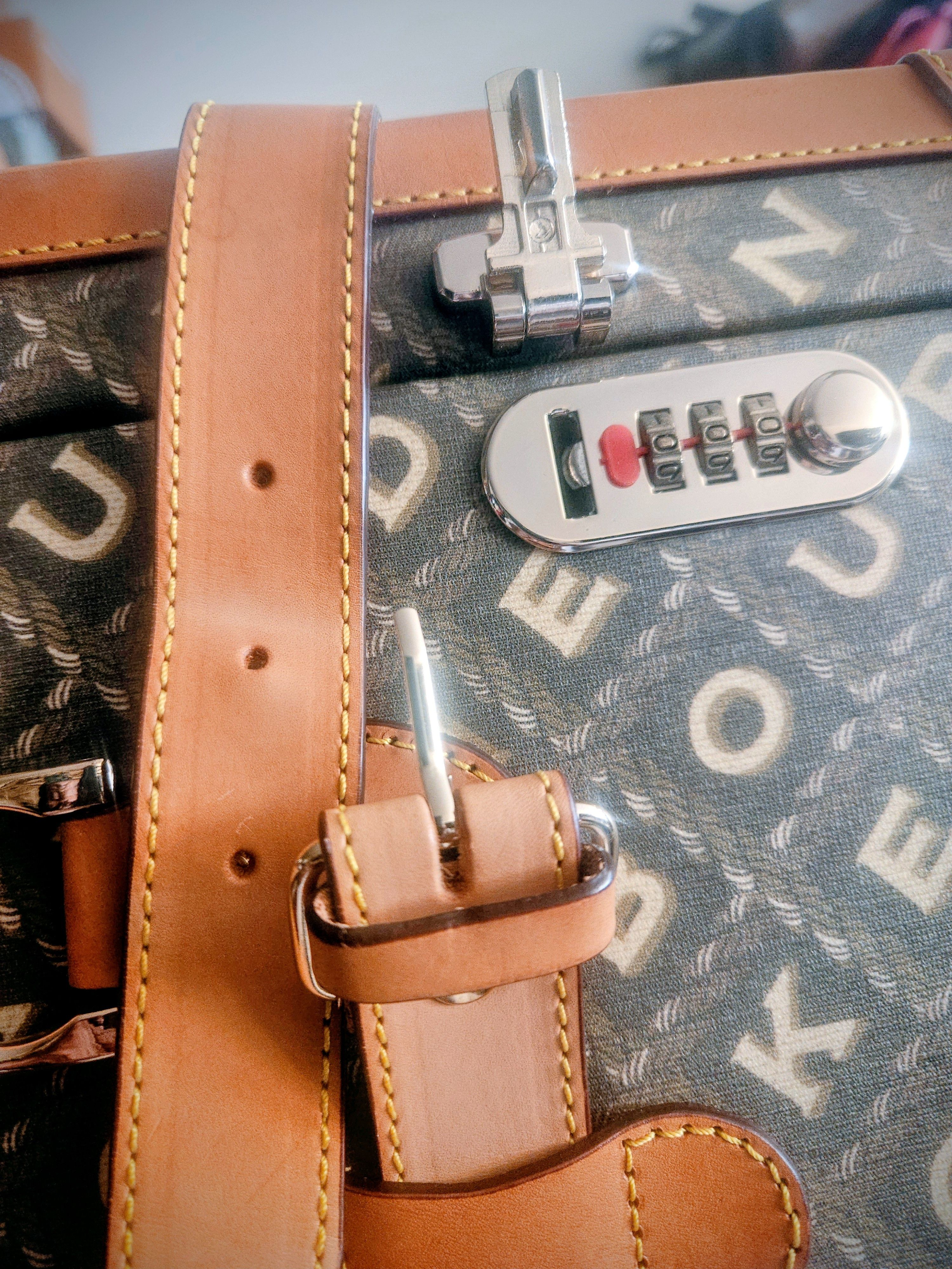 Dooney & Bourke Rare Vintage DOONEY & BOURKE Carry-on Rolling Luggage Trunk Size ONE SIZE - 12 Thumbnail