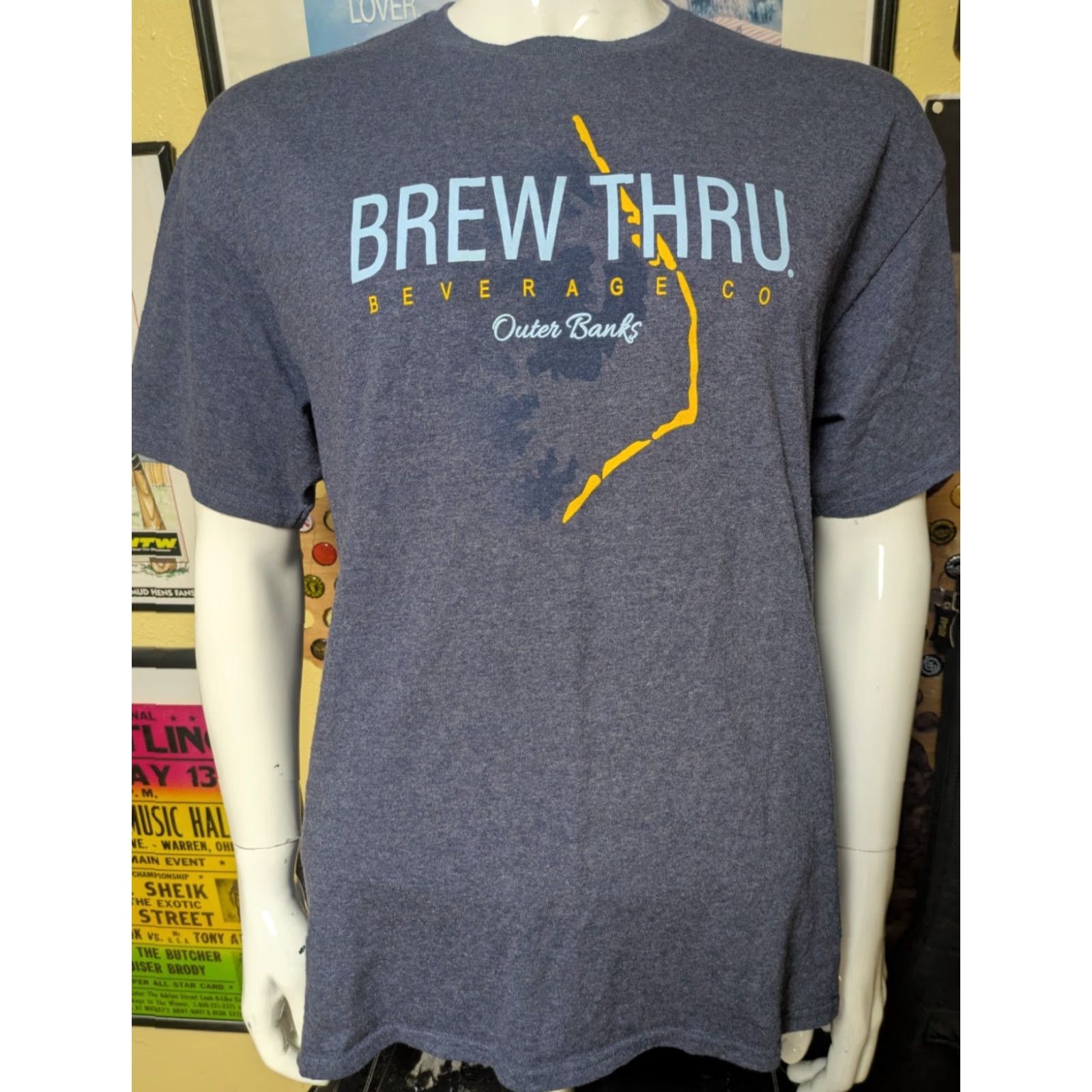 Delta Brew Thru Beverage Co Outer Banks Drive Through Liquor Store T Shirt XL Nice Shirt Men's Gray Cotton Retro Beach 90s Size US XL / EU 56 / 4 - 2 Thumbnail