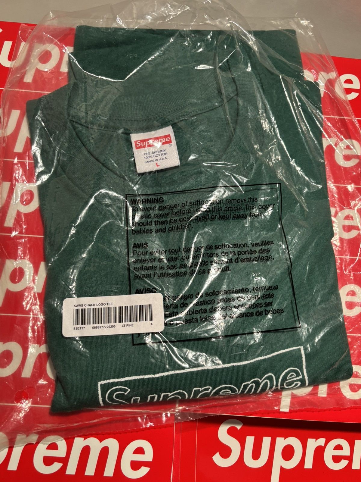 Kaws × Supreme SUPREME x KAWS “Chalk Logo Tee” Large New Light Pine Size US L / EU 52-54 / 3 - 2 Thumbnail
