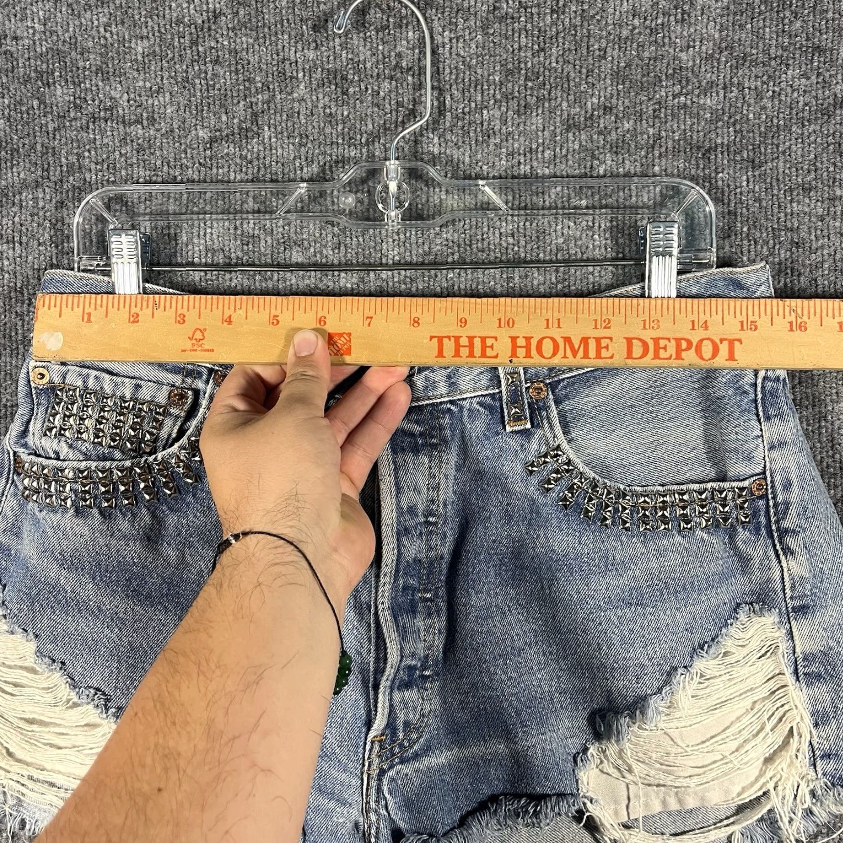 Levi's VINTAGE Levi's 501 Cut Off Jean Shorts Women's 90s Light Blue USA Made Size 32 Shorts Size 24" / US 00 / IT 34 - 5 Thumbnail