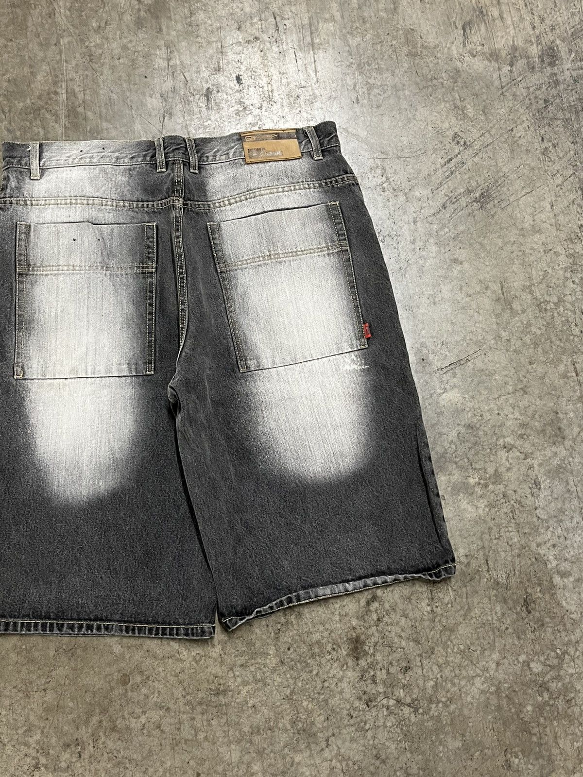 Other Y2K baggy fit jorts faded black skater streetwear hype rare Size US 36 / EU 52 - 7 Thumbnail