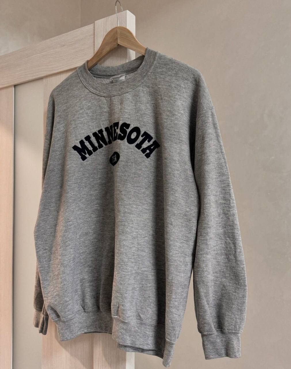 Vintage Vintage Grey Minnesota Spellout Hoodie Crazy USA Size US L / EU 52-54 / 3 - 9 Thumbnail