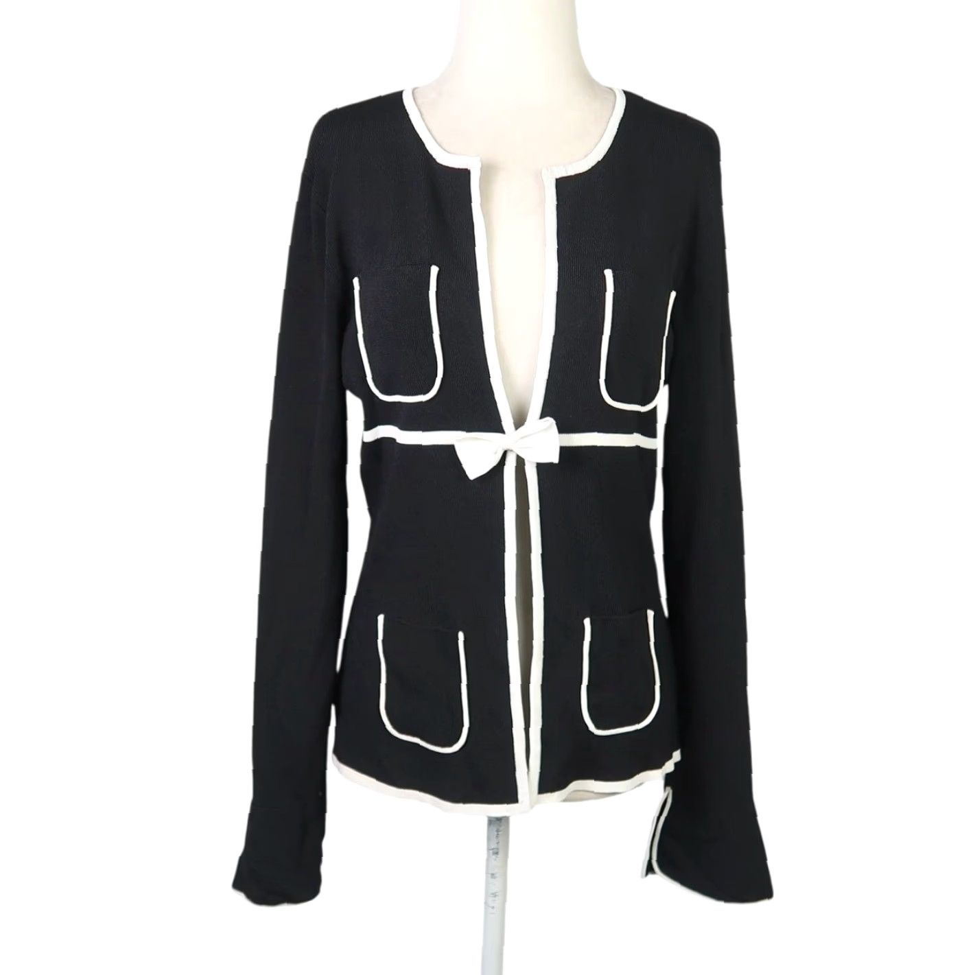 Bcbgmaxazria VINTAGE BCBGMAXAZRIA Cardigan Womens M Black White Trim Bow Knit Sweater 90s Size M / US 6-8 / IT 42-44 - 2 Thumbnail