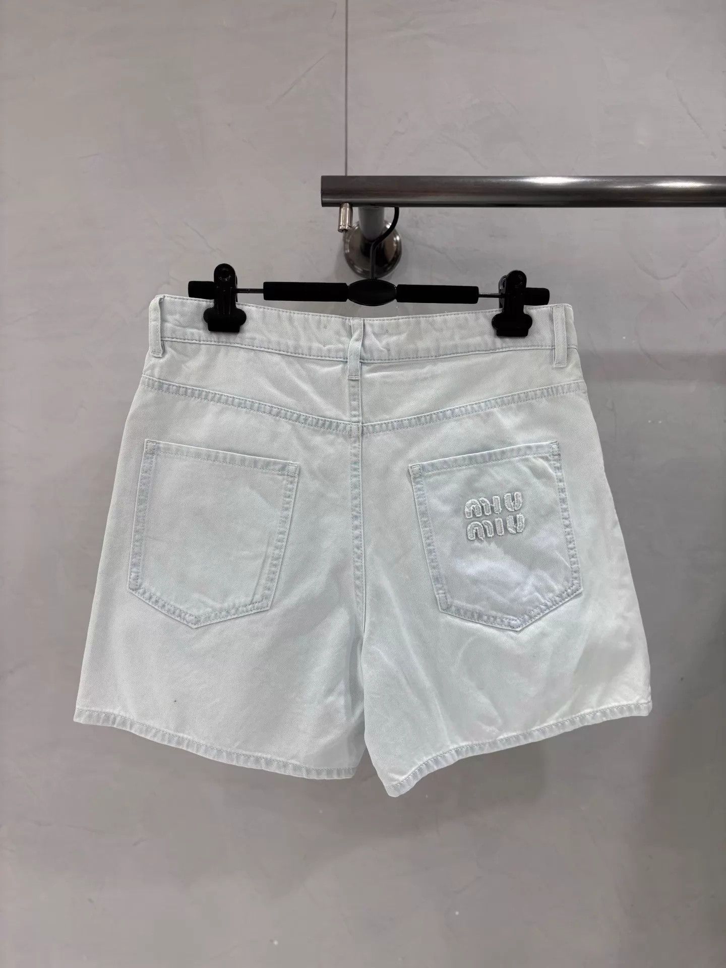 Miu Miu MIU MIU Washed Blue Denim Shorts 25 Low Pocket Logo Size 25" / US 0 / IT 36 - 2 Thumbnail