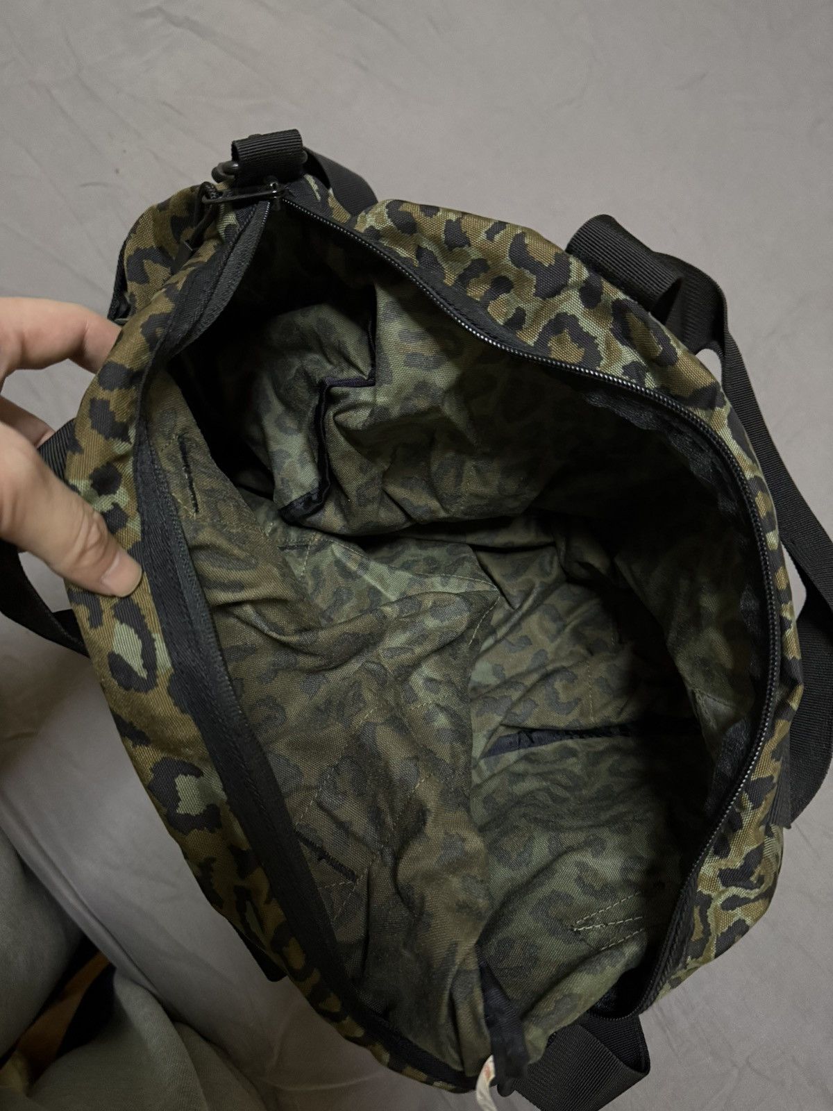 Supreme Supreme guide28 leopard duffle bag ss10 Size ONE SIZE - 4 Thumbnail