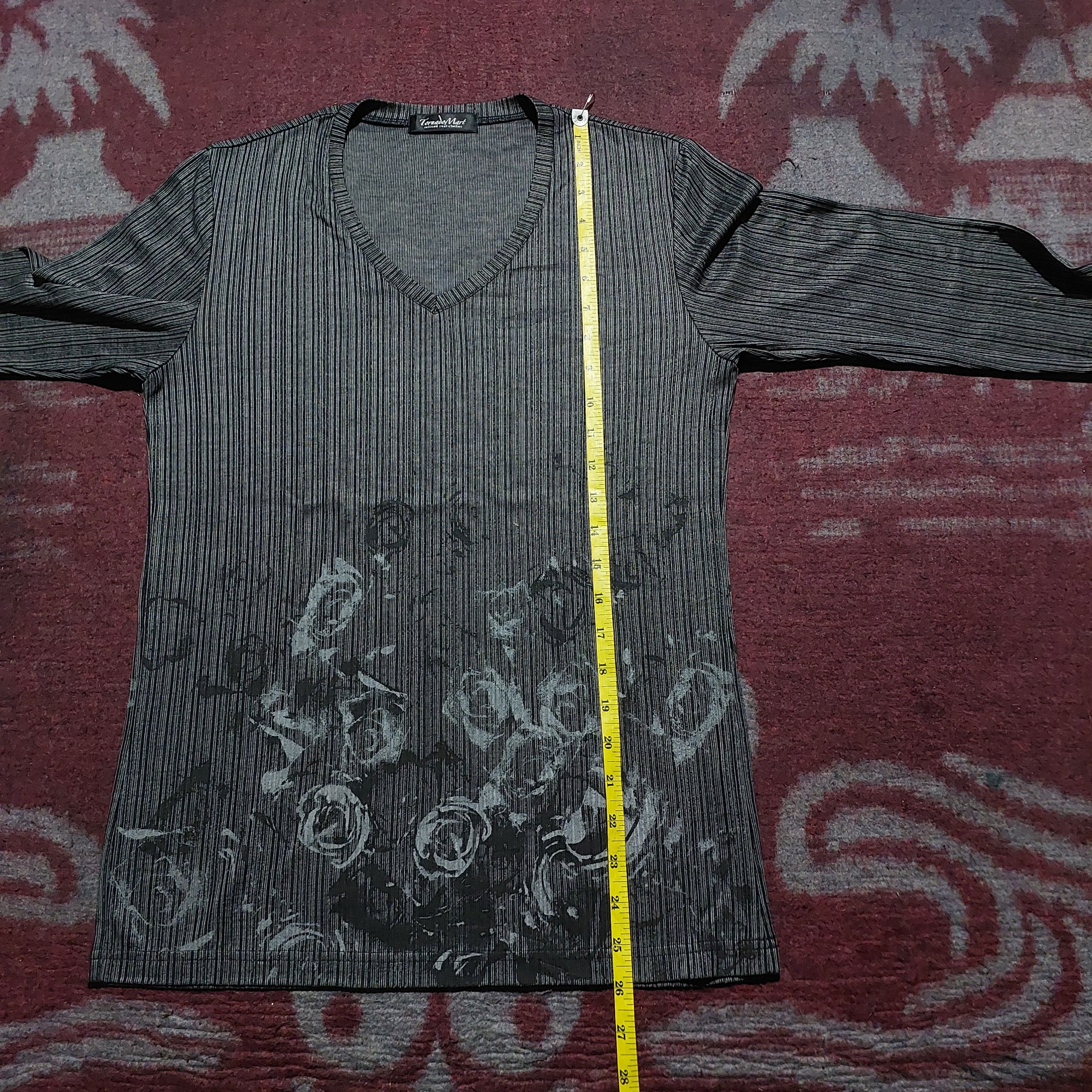Tornado Mart Tornado mart japan v-neck flower long sleeve Size US M / EU 48-50 / 2 - 13 Thumbnail