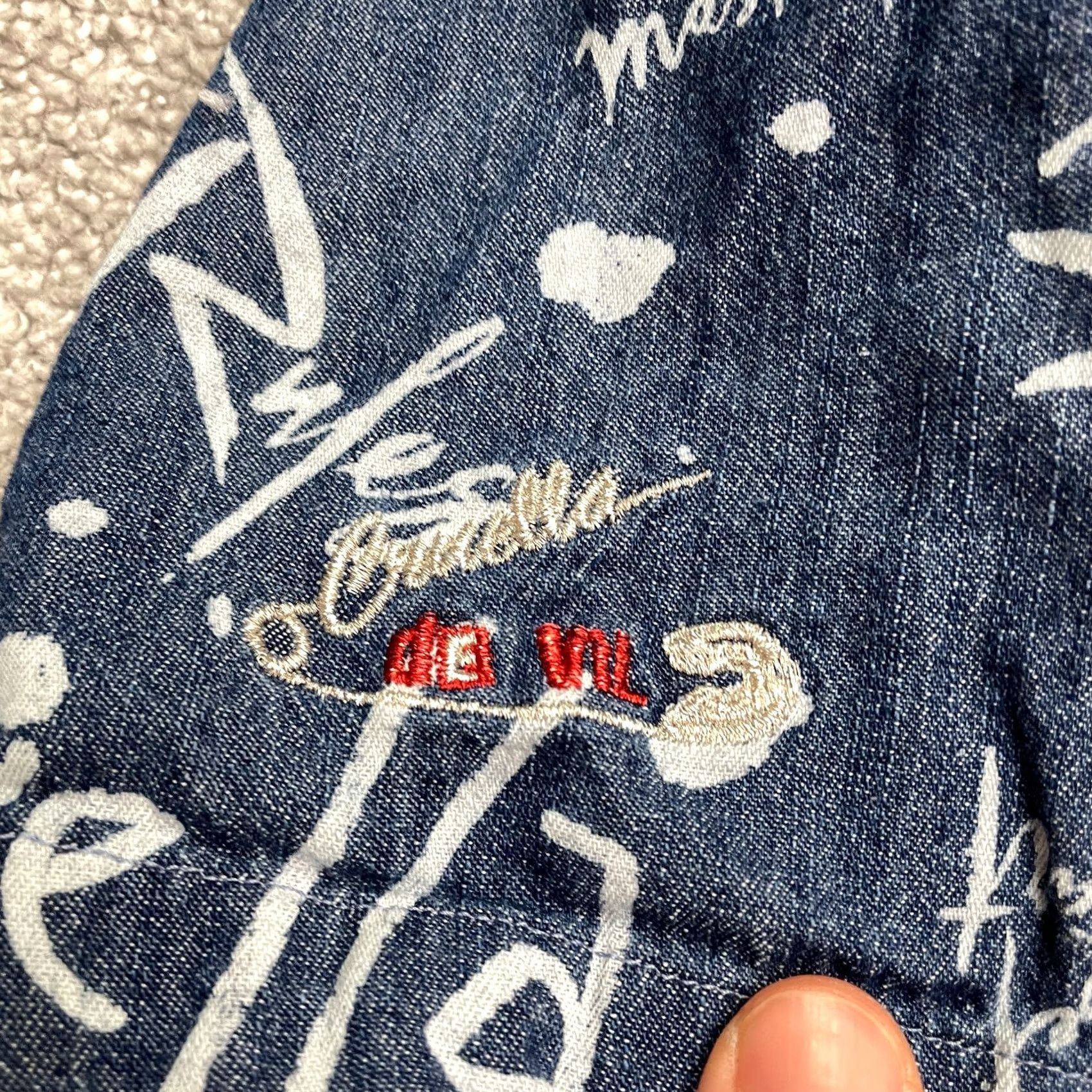 Disney VINTAGE Disney Cruella De Vil Denim Shirt Womens XS Blue Short Sleeve Button Down Size XS / US 0-2 / IT 36-38 - 4 Thumbnail