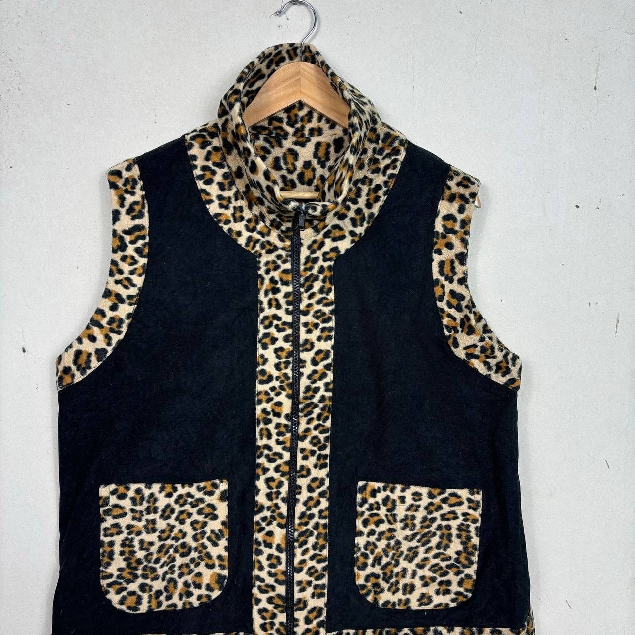 Other Vintage UNICO Milano Reversible Leopard Fleece Vest L Size US L / EU 52-54 / 3 - 6 Thumbnail