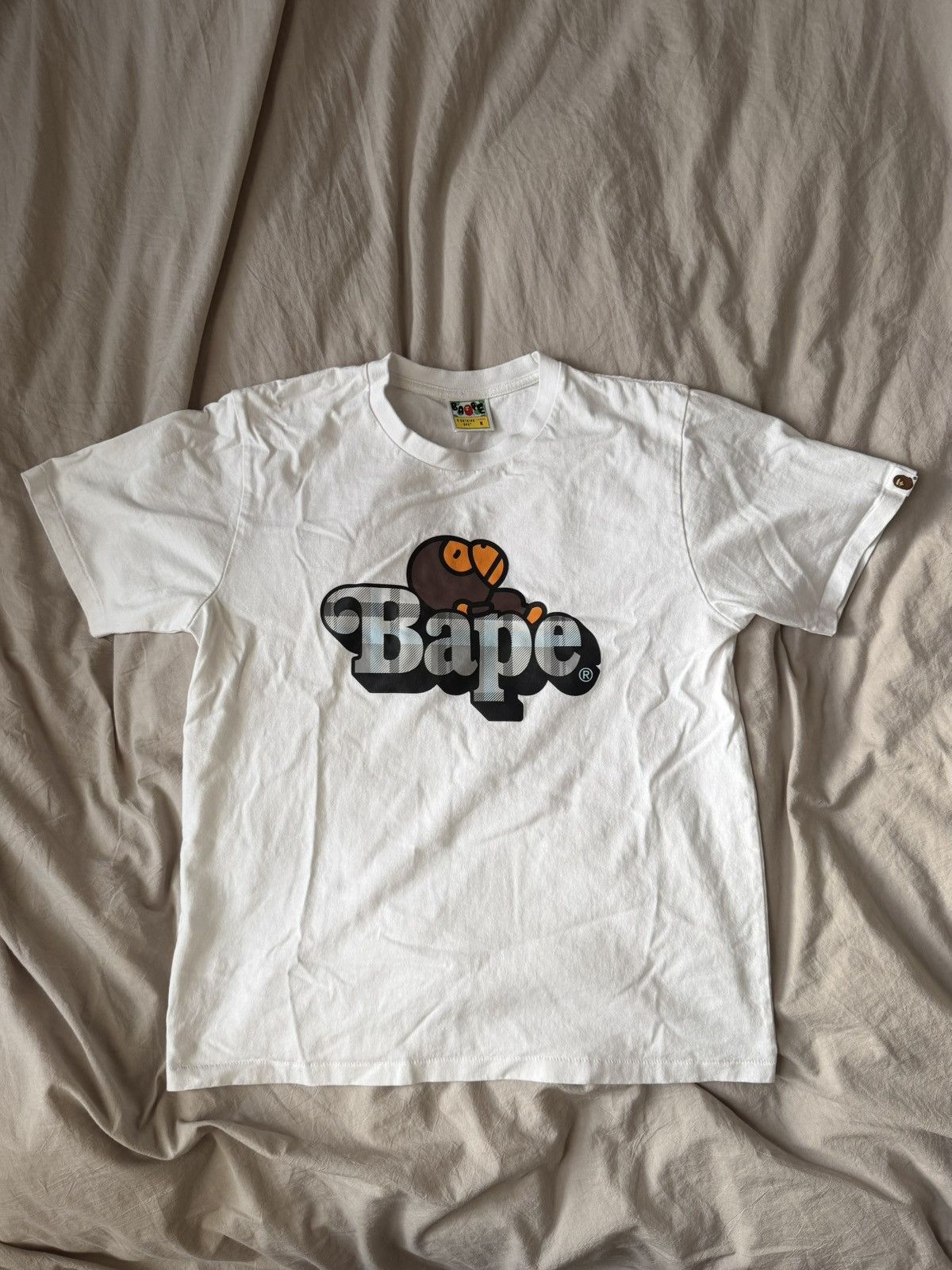 Bape Bape Baby Milo on Bape Logo White T-shirt Size M / US 6-8 / IT 42-44 - 1 Thumbnail