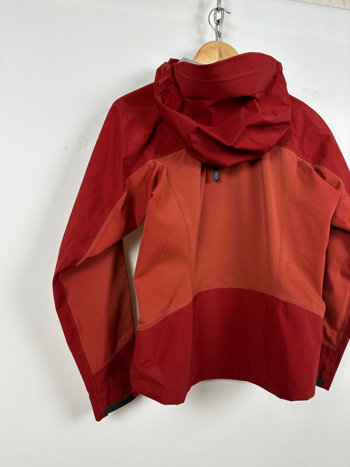 Arc'teryx Vintage Arcteryx Women’s Gamma MX Red Jacket Size XS / US 0-2 / IT 36-38 - 11 Thumbnail