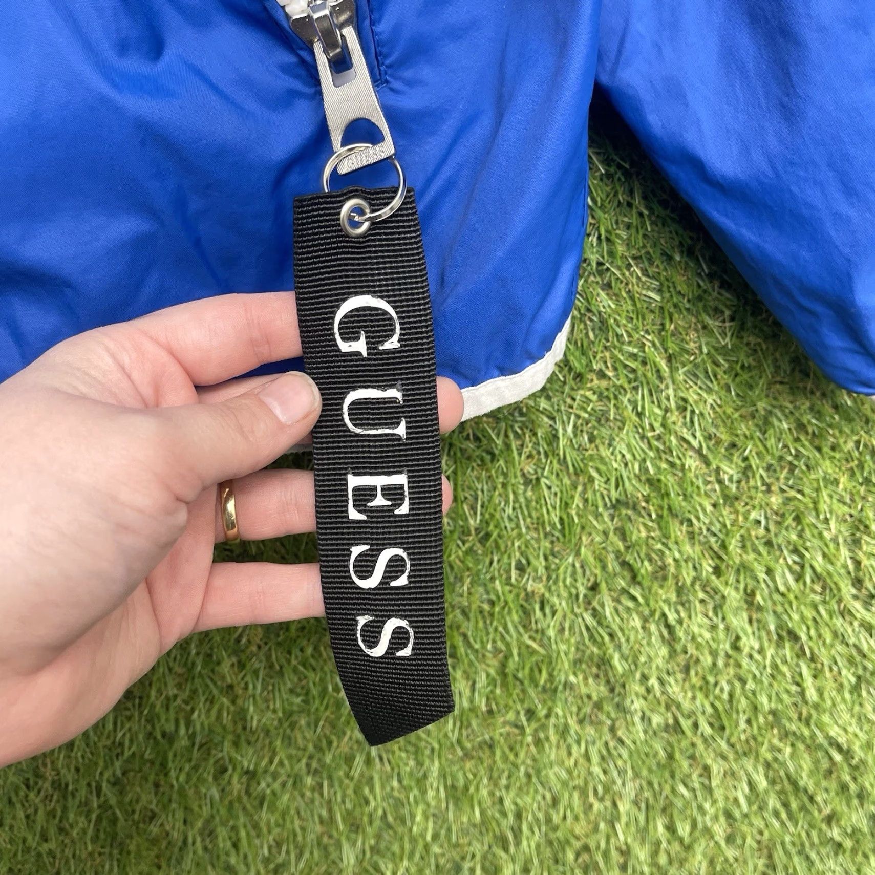 Guess Gu ess Windbreaker Jacket Mens XL Full Zip Hooded Casual Outdoor Blue - Guess Windbreaker Jacket Mens XL Full Zip Hooded Lightweight Outdoor Blue Size US XL / EU 56 / 4 - 6 Thumbnail