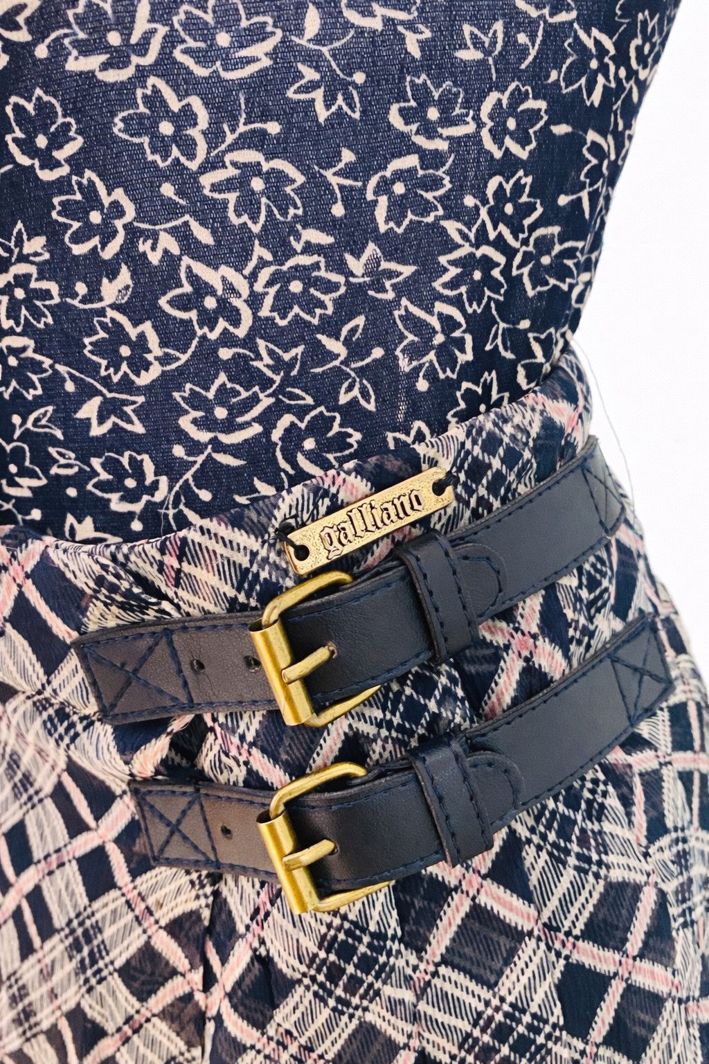 John Galliano John Galliano Plaid Silk Tartan Mini Skirt Size 27" / US 4 / IT 40 - 2 Thumbnail