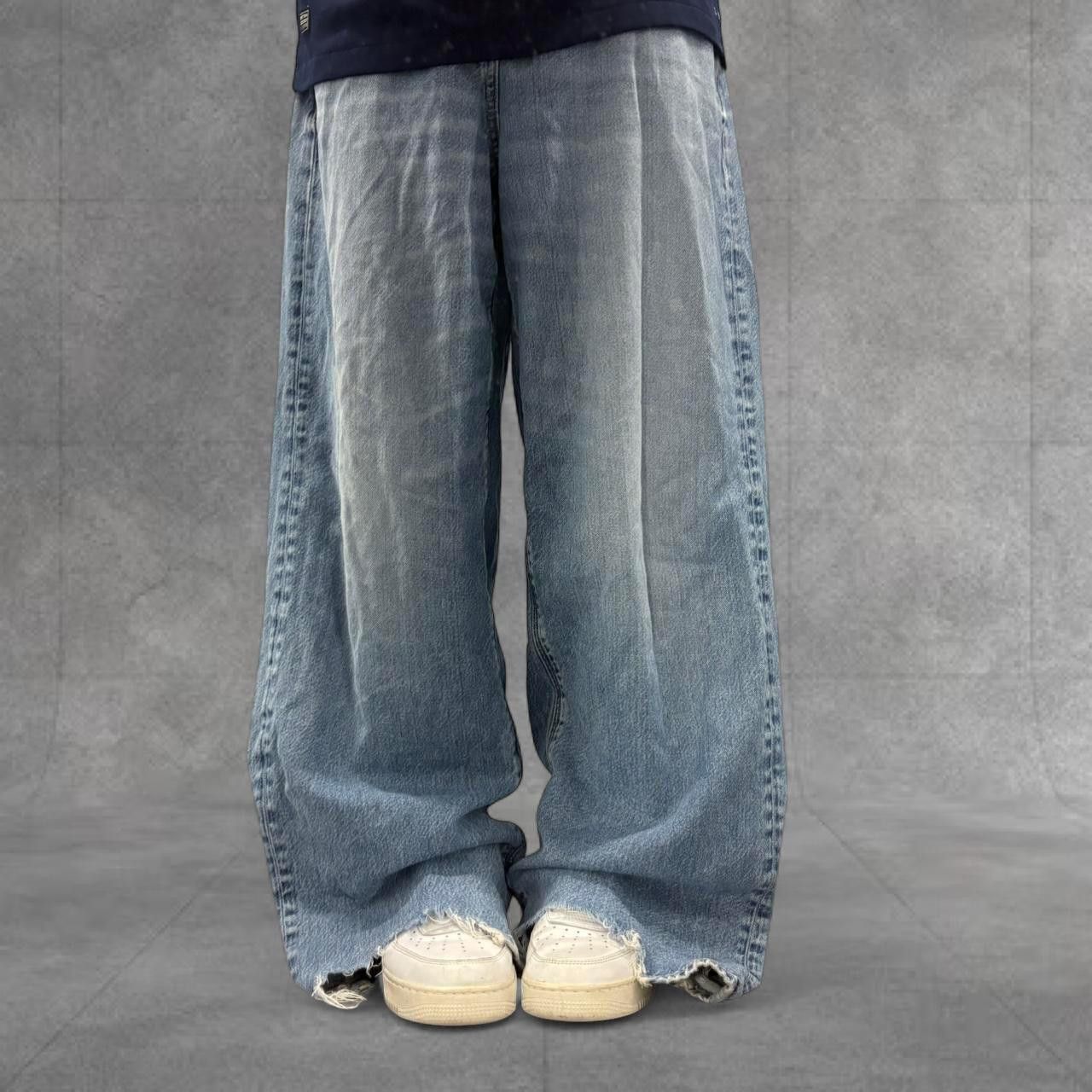 Vintage Crazy Vintage Y2K/2000s Super Baggy Wideleg Skater Streetwear Medium Wash Denim Jeans! Size US 36 / EU 52 - 1 Thumbnail