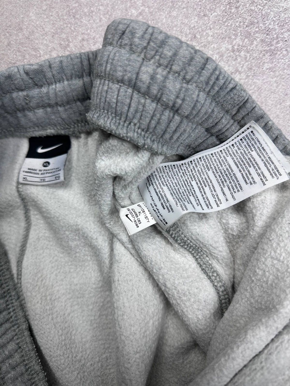 Nike Vintage Nike Swoosh Baggy Y2K Sweatpants Track Pants XL Rare Size US 36 / EU 52 - 8 Thumbnail