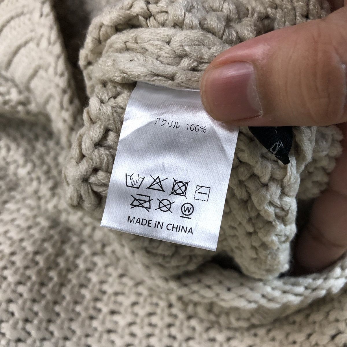 Aran Isles Knitwear La Hemme Turtle Neck cable crochet Knitwear #A2488 Size US M / EU 48-50 / 2 - 9 Thumbnail