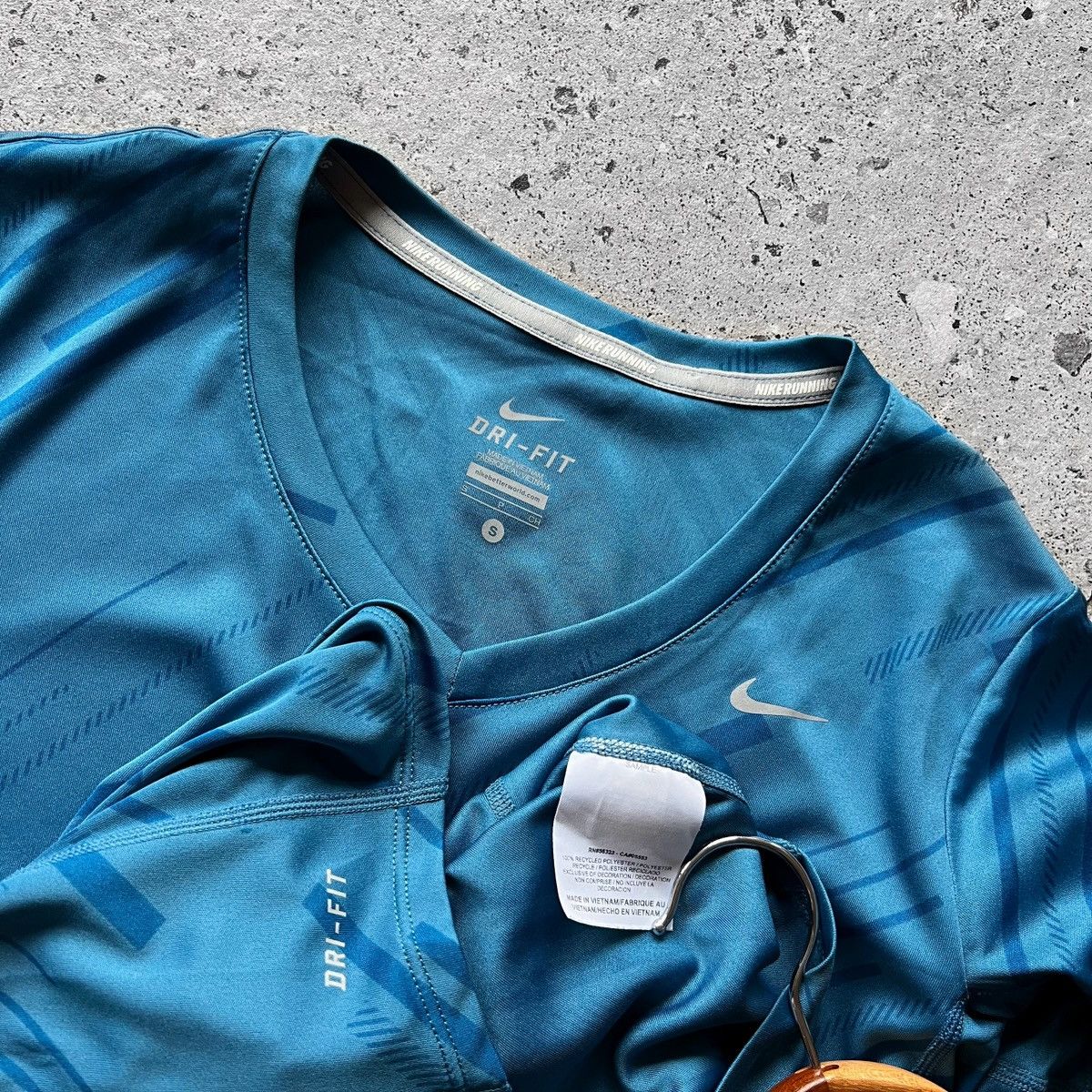 Nike Nike Running Dri-FIT Womens Blue Sport Long Sleeve Shirt Size S / US 4 / IT 40 - 6 Thumbnail