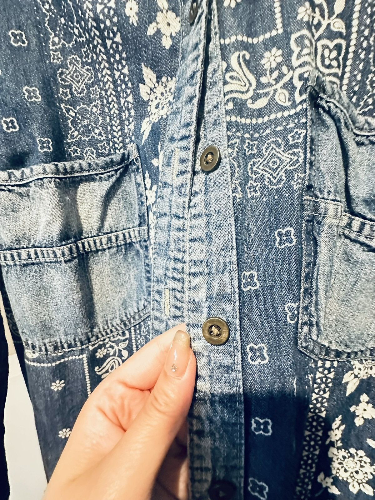 Free People blue and navy denim shirt dress with bandana print size S Size S / US 4 / IT 40 - 5 Thumbnail