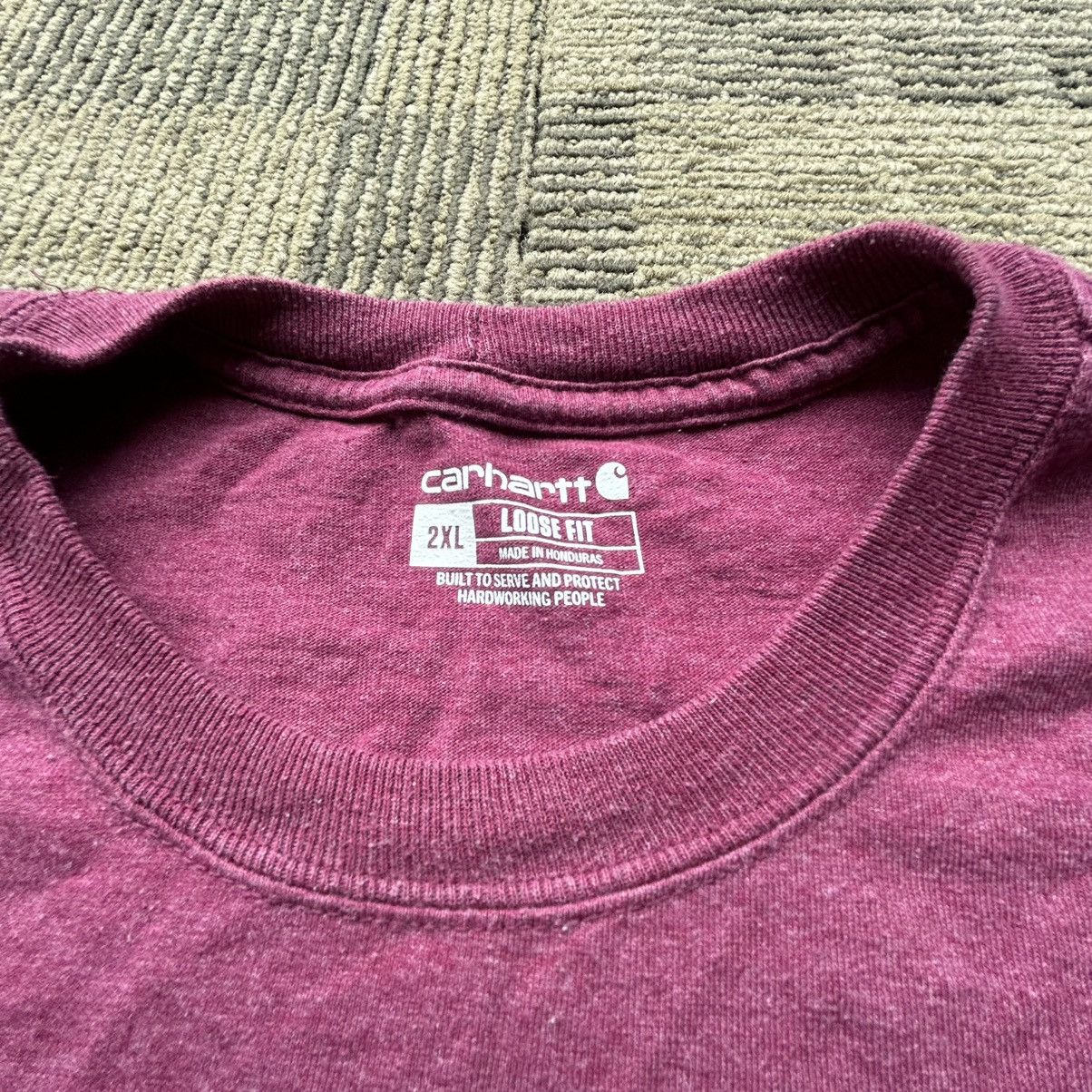 Carhartt Carhartt Loose Fit Burgundy Pocket T-shirt Size US XXL / EU 58 / 5 - 5 Thumbnail