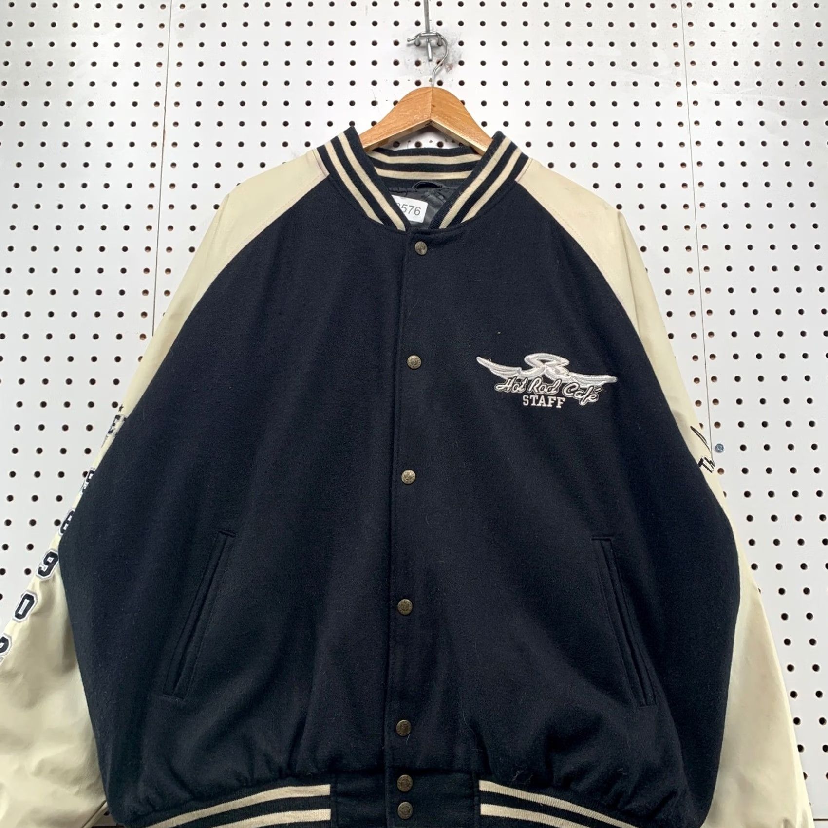 Vintage Item Specifications: Brand: Nike Size US XL / EU 56 / 4 - 4 Thumbnail