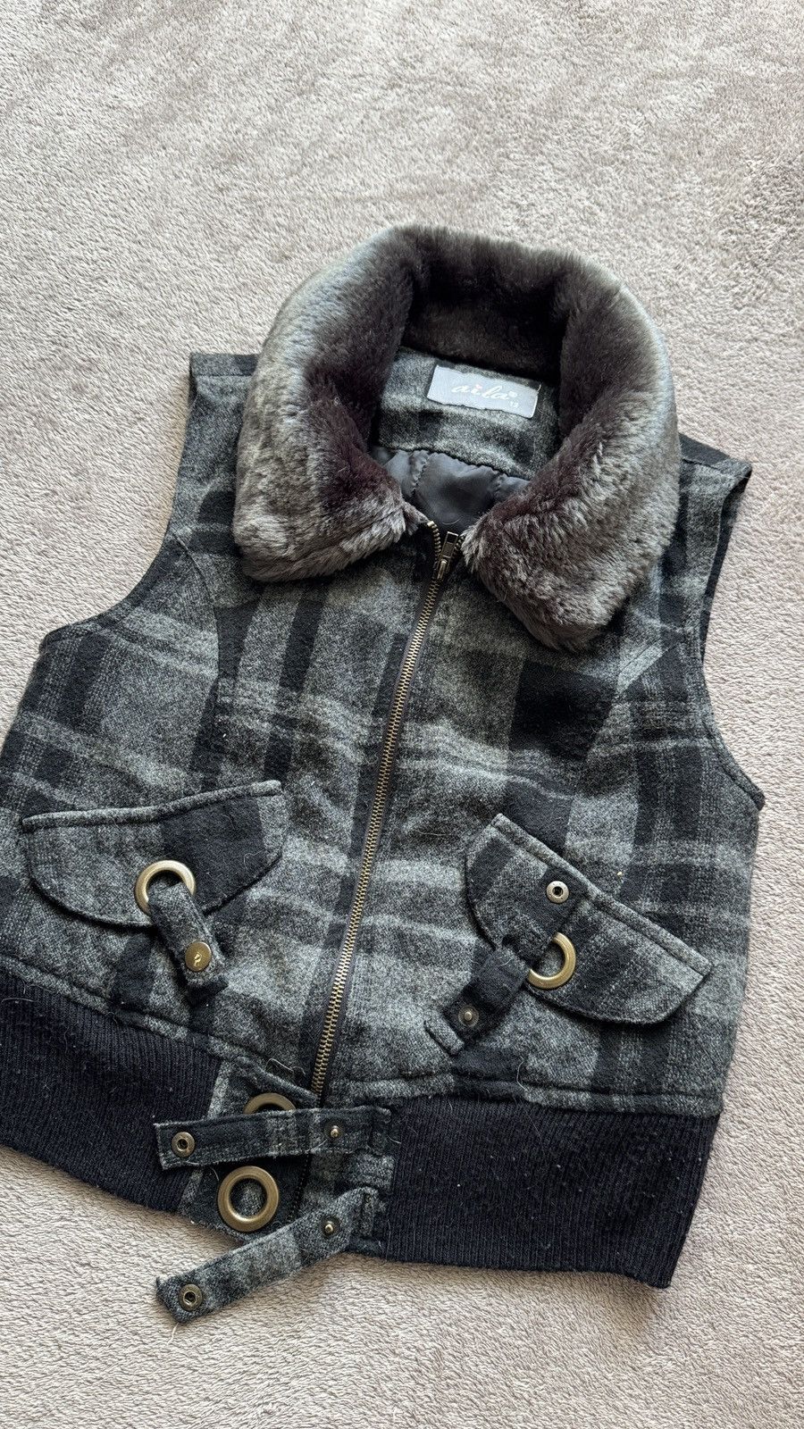 Japanese Brand Y2K Faux Fur Cropped Vest ifsixwasnine LGB goa styled Size US M / EU 48-50 / 2 - 2 Thumbnail