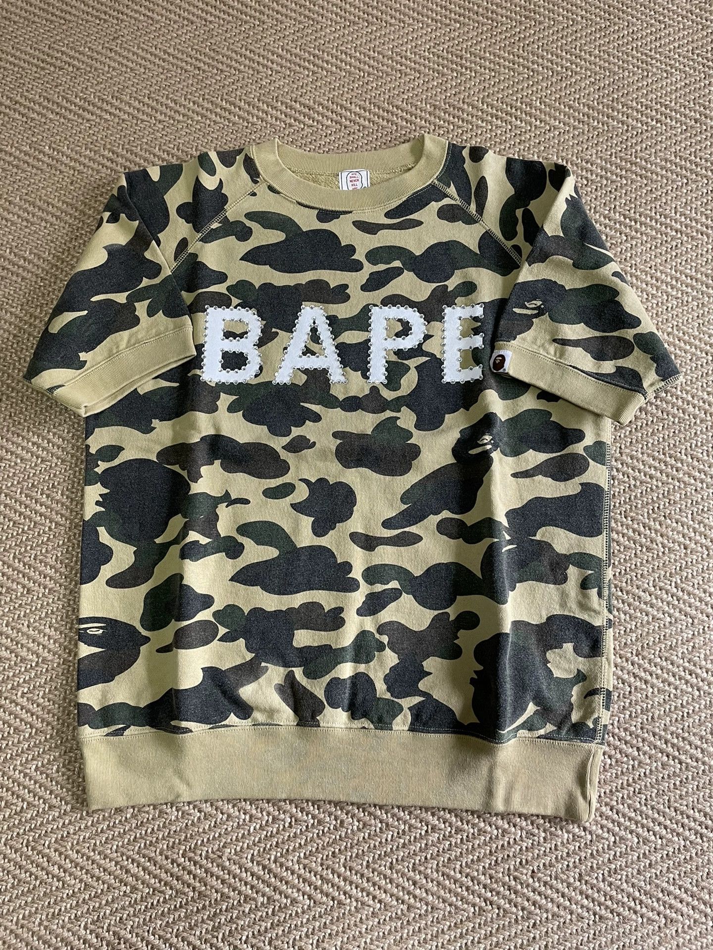 Bape BAPE 1ST CAMO YELLOW RHINESTONE SS CREW SWEATSHIRT S Size US S / EU 44-46 / 1 - 5 Thumbnail