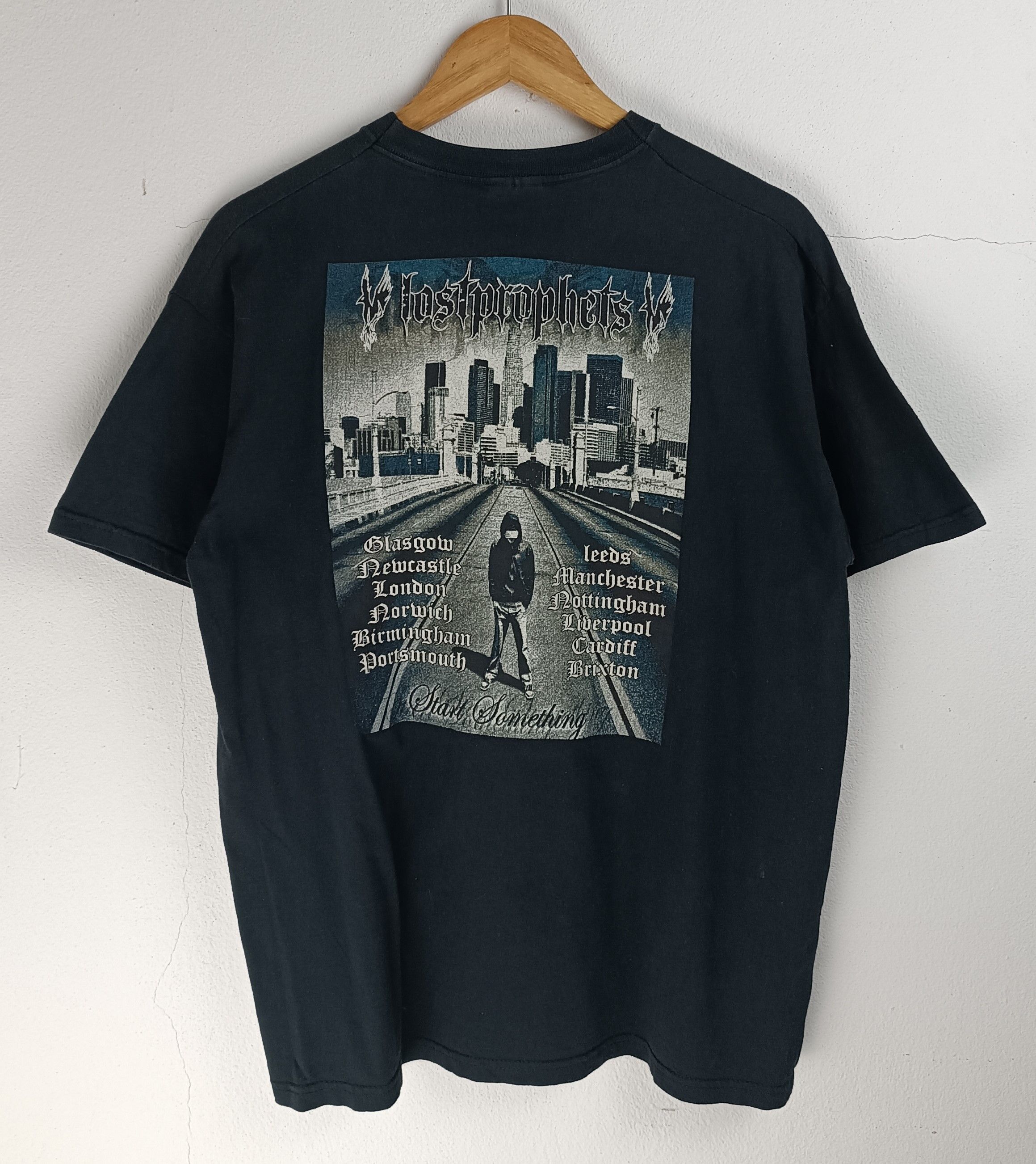 Band Tees VINTAGE 2000s LOSTPROPHETS TOUR EMO ERA BAND TEES Size US L / EU 52-54 / 3 - 4 Thumbnail